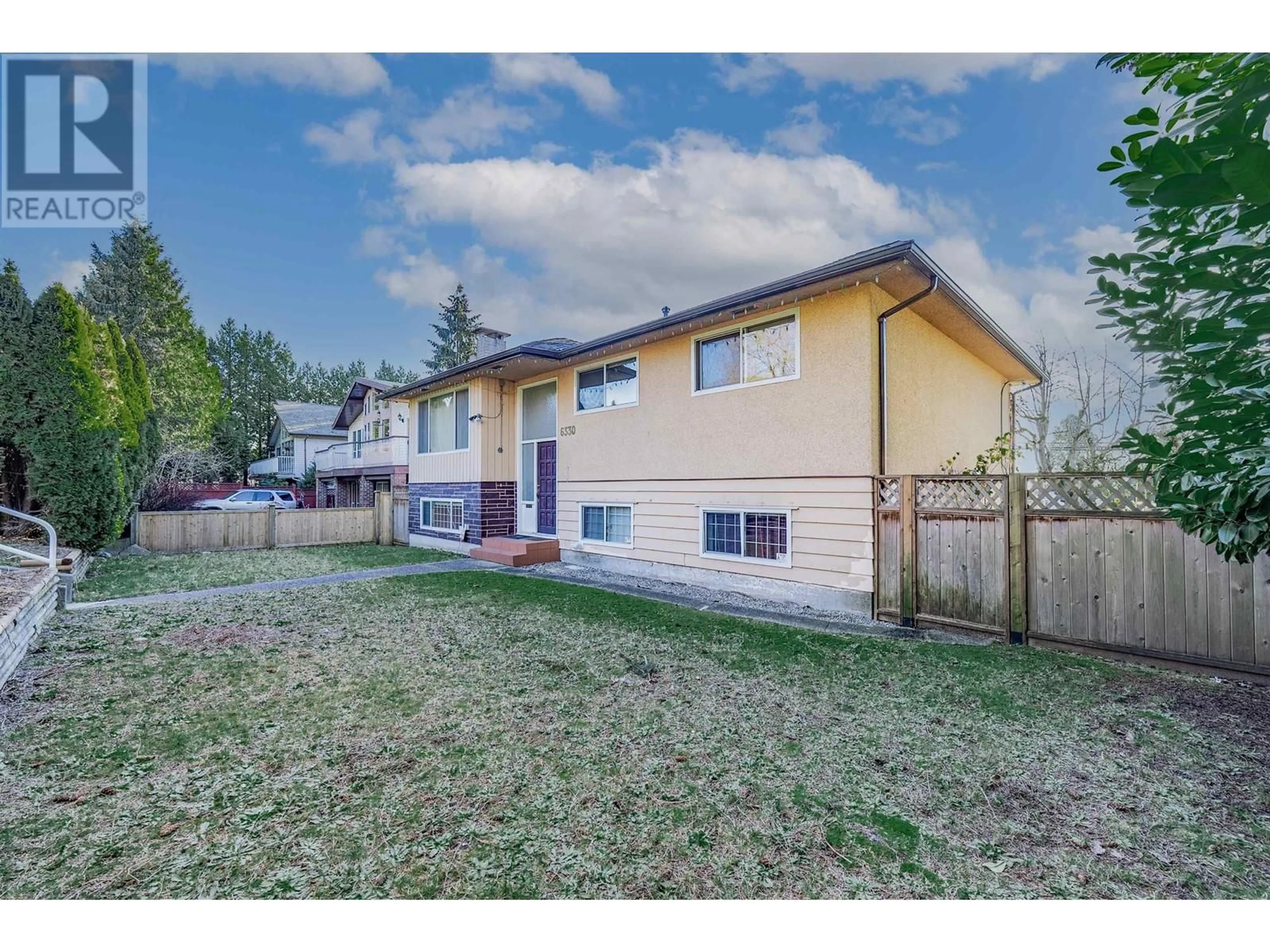 A pic from outside/outdoor area/front of a property/back of a property/a pic from drone, street for 6330 RUMBLE STREET, Burnaby British Columbia V5E1A7