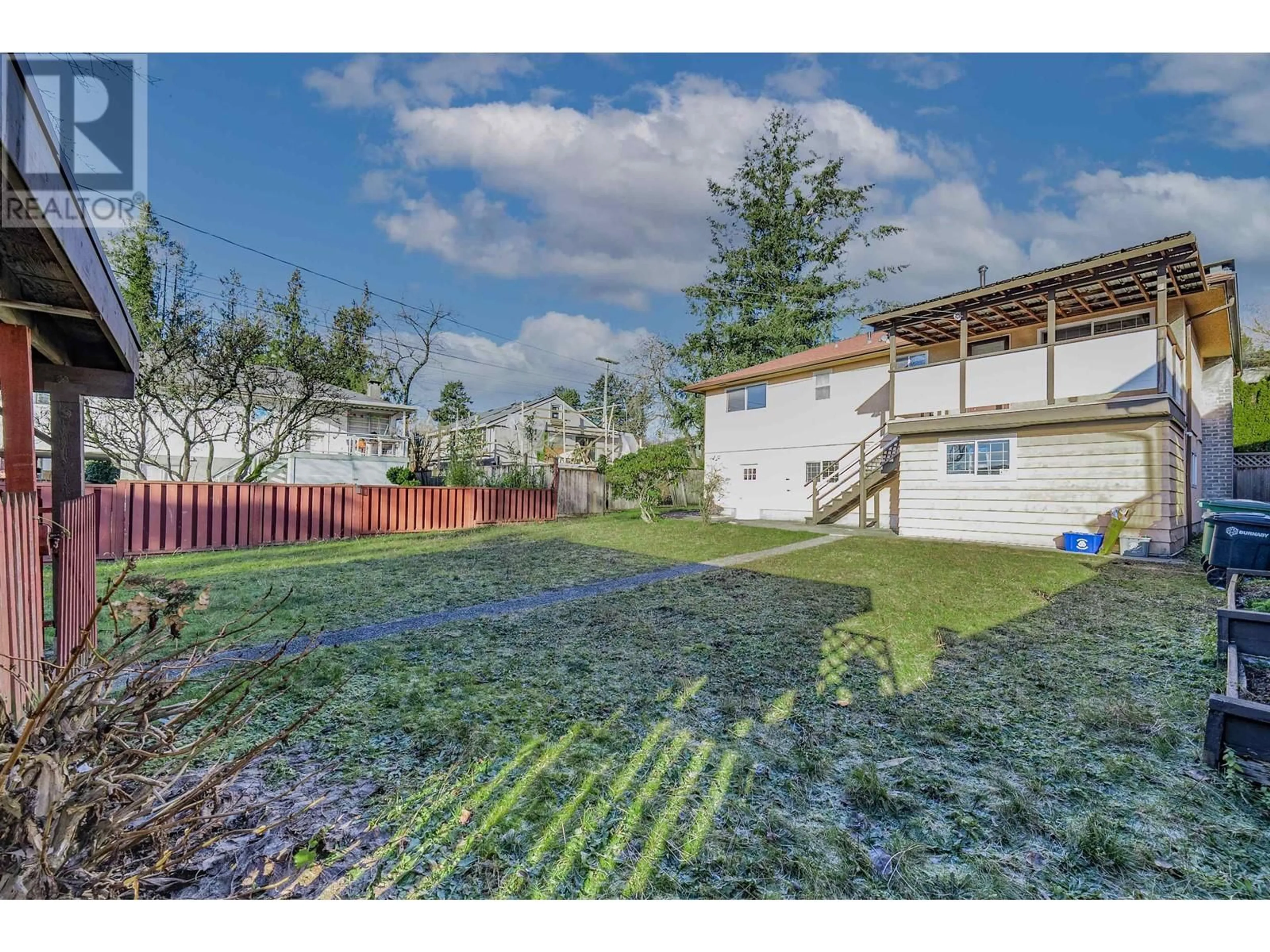 A pic from outside/outdoor area/front of a property/back of a property/a pic from drone, street for 6330 RUMBLE STREET, Burnaby British Columbia V5E1A7