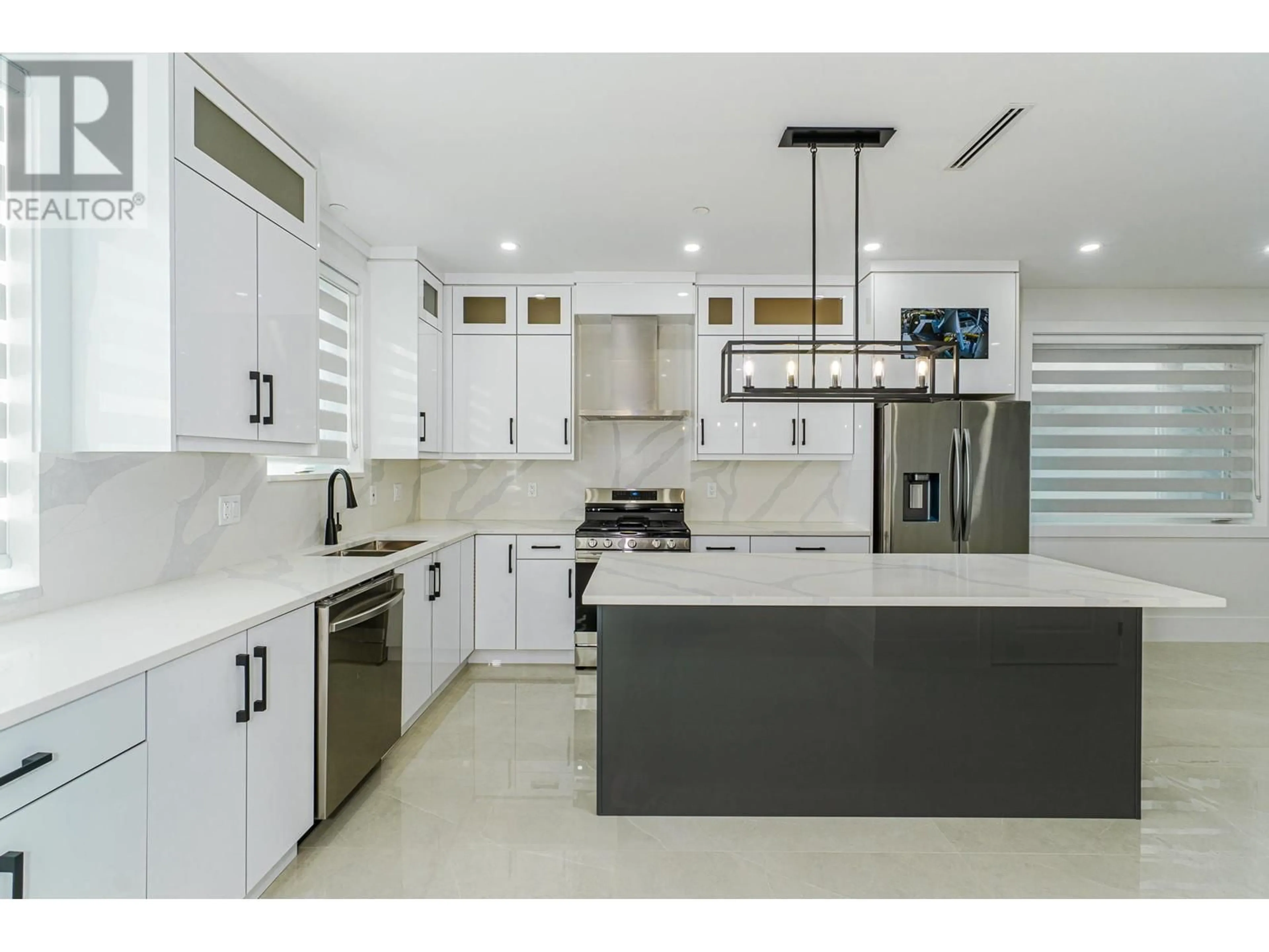 Open concept kitchen, ceramic/tile floor for 2790 49TH AVENUE, Vancouver British Columbia V5S1K5