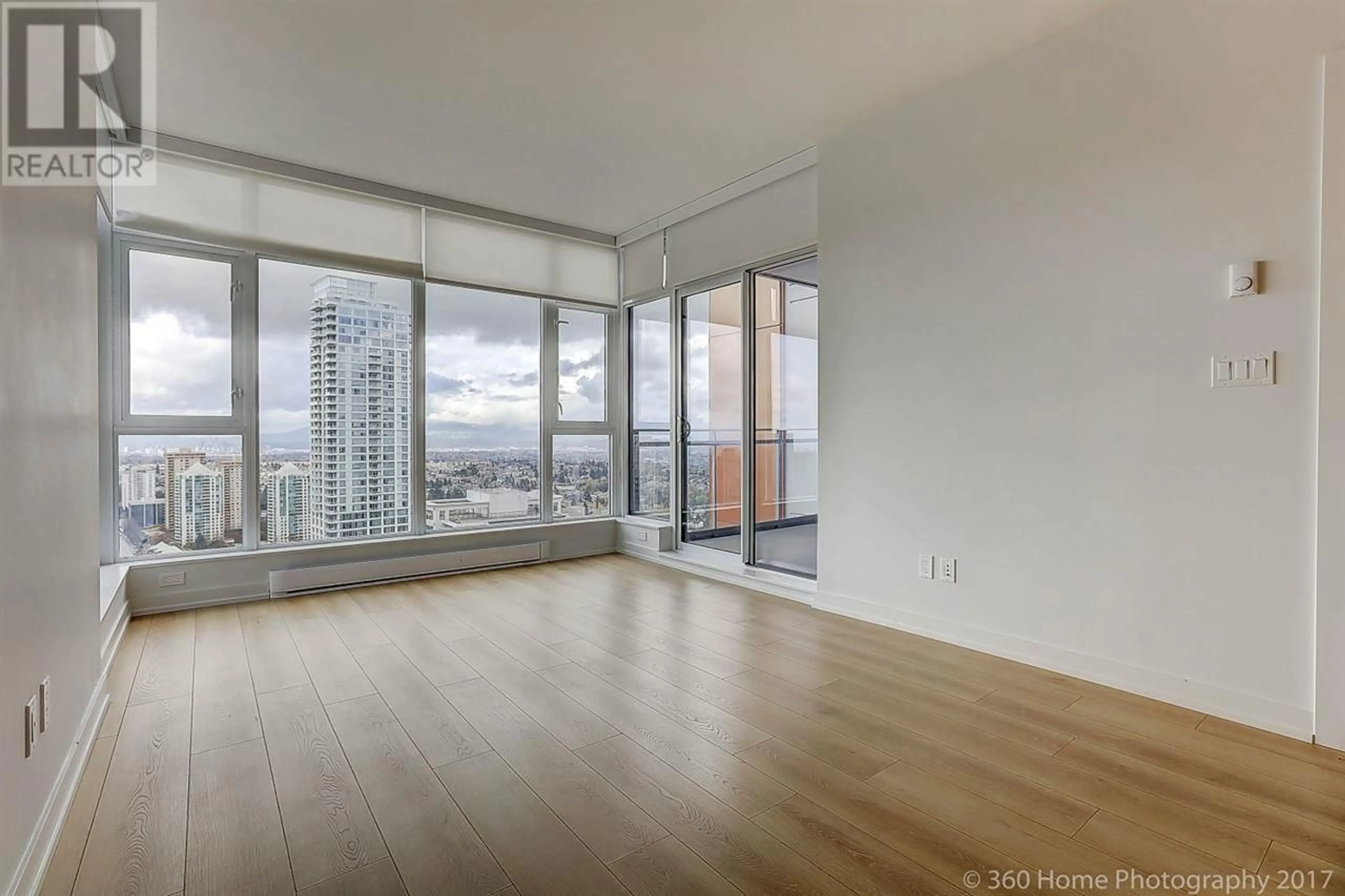 A pic of a room for 3302 - 4688 KINGSWAY, Burnaby British Columbia V5H0E9
