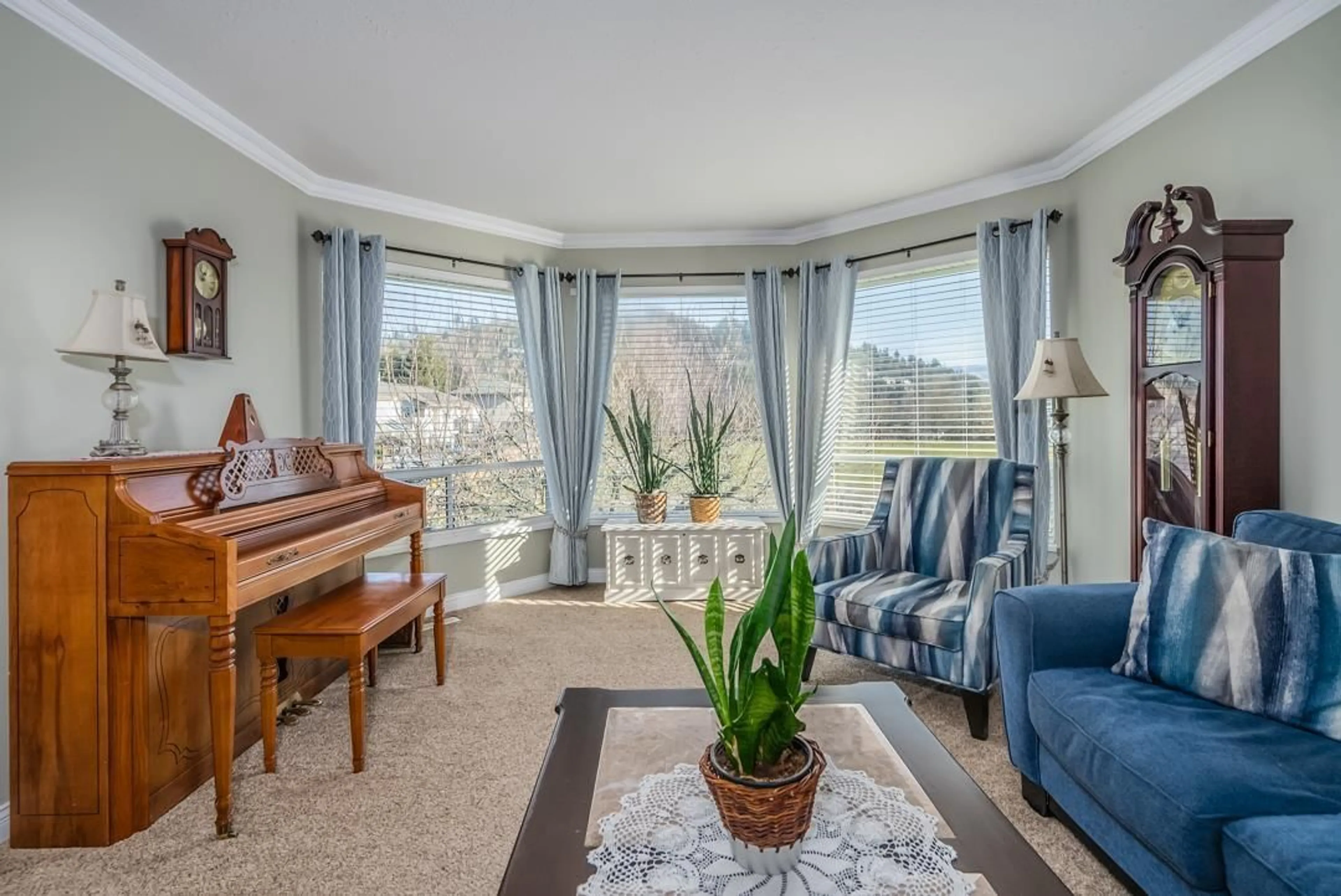 Living room with furniture, unknown for 2649 MCADAM, Abbotsford British Columbia V2S7J4