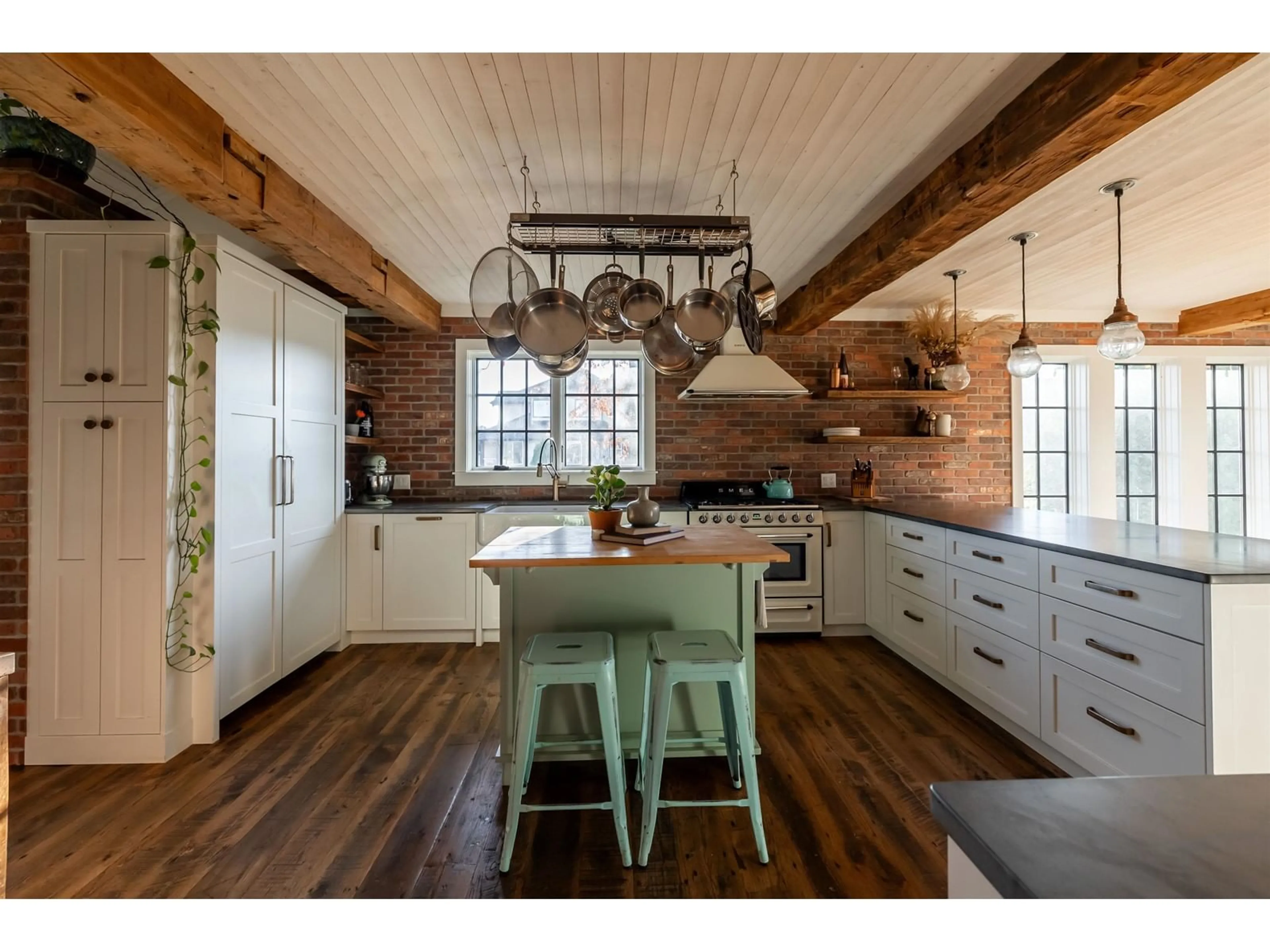 Rustic kitchen, wood/laminate floor for 5110 223 STREET, Langley British Columbia V2Y2T9