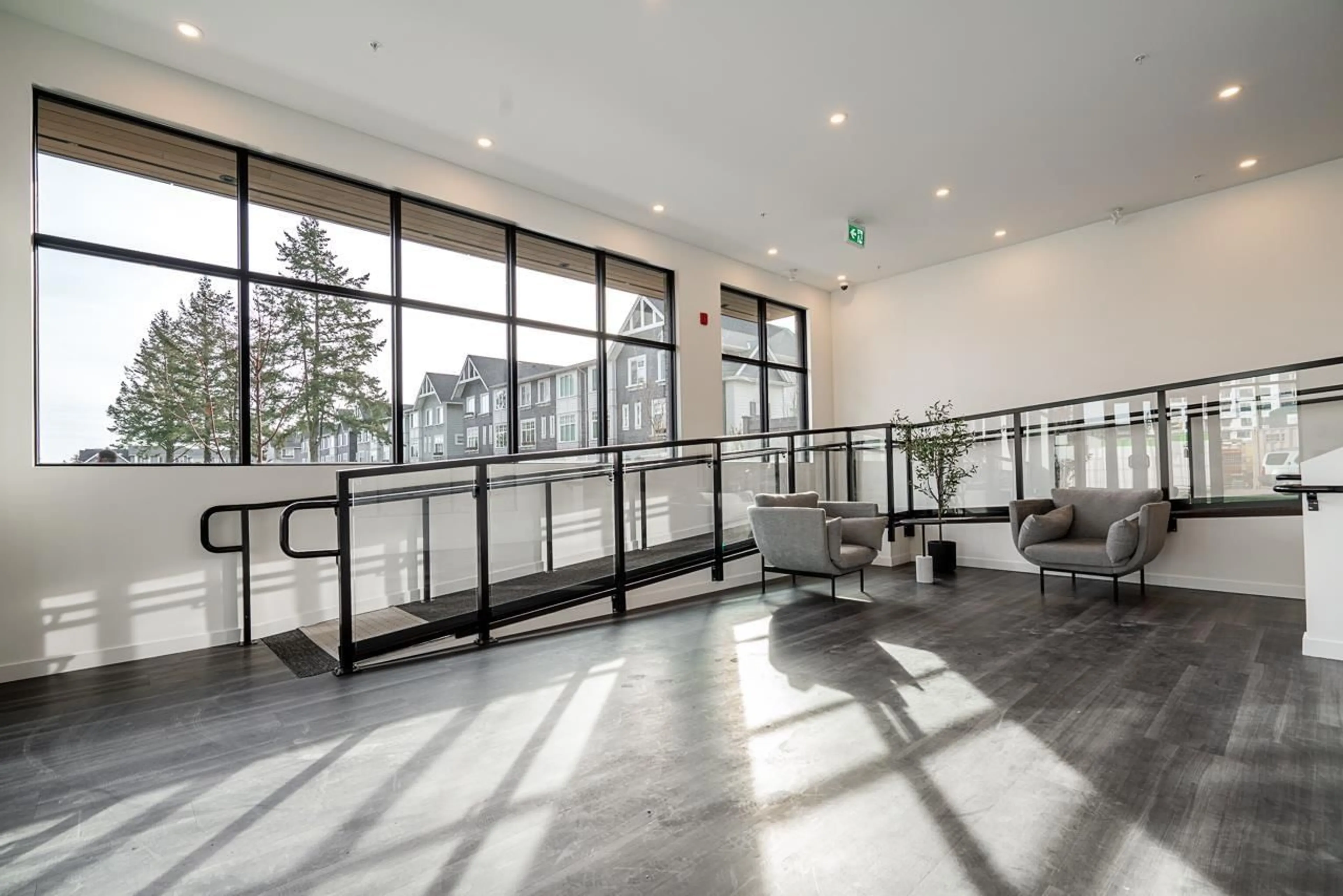 Indoor foyer for 511 - 15738 85, Surrey British Columbia V4N6Y1