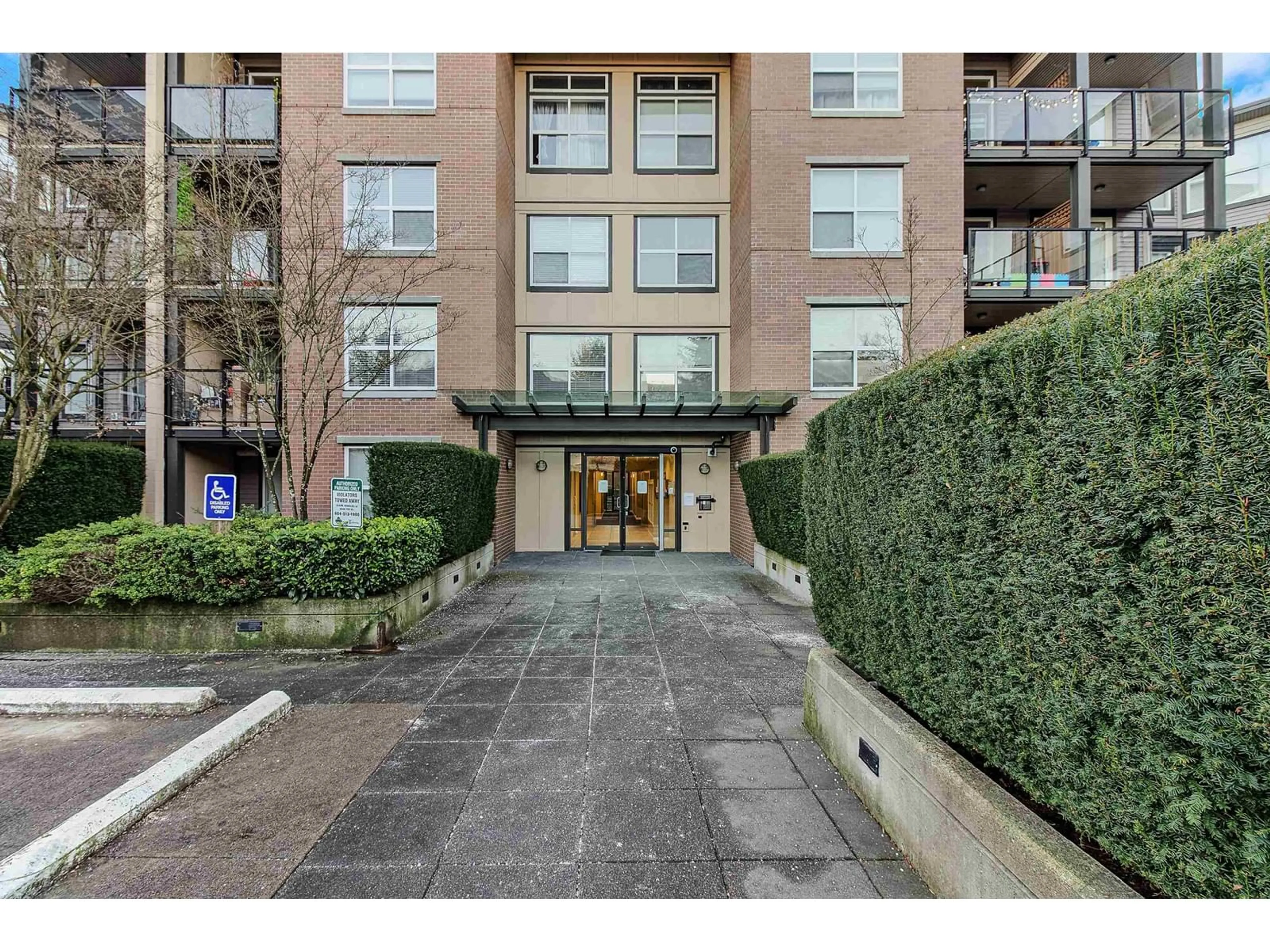 Indoor foyer for 117 - 10707 139, Surrey British Columbia V3T0B2