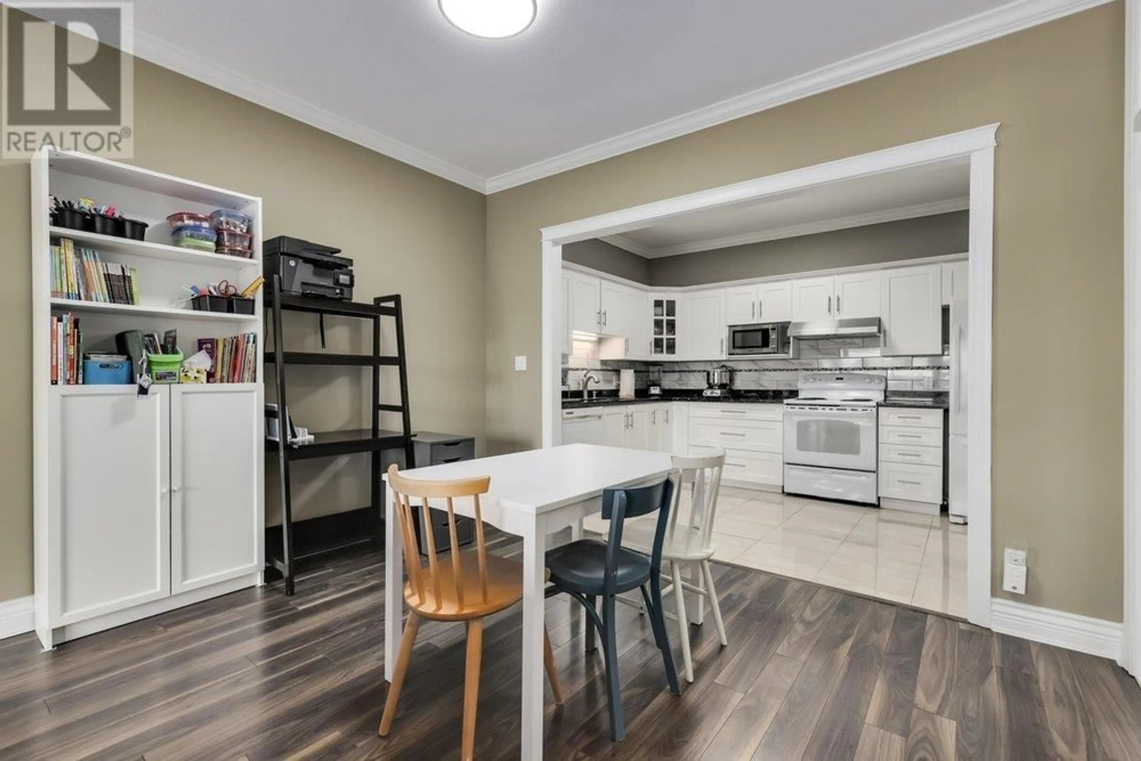 Open concept kitchen, unknown for 310 4728 53 STREET, Delta British Columbia V4K2Z1