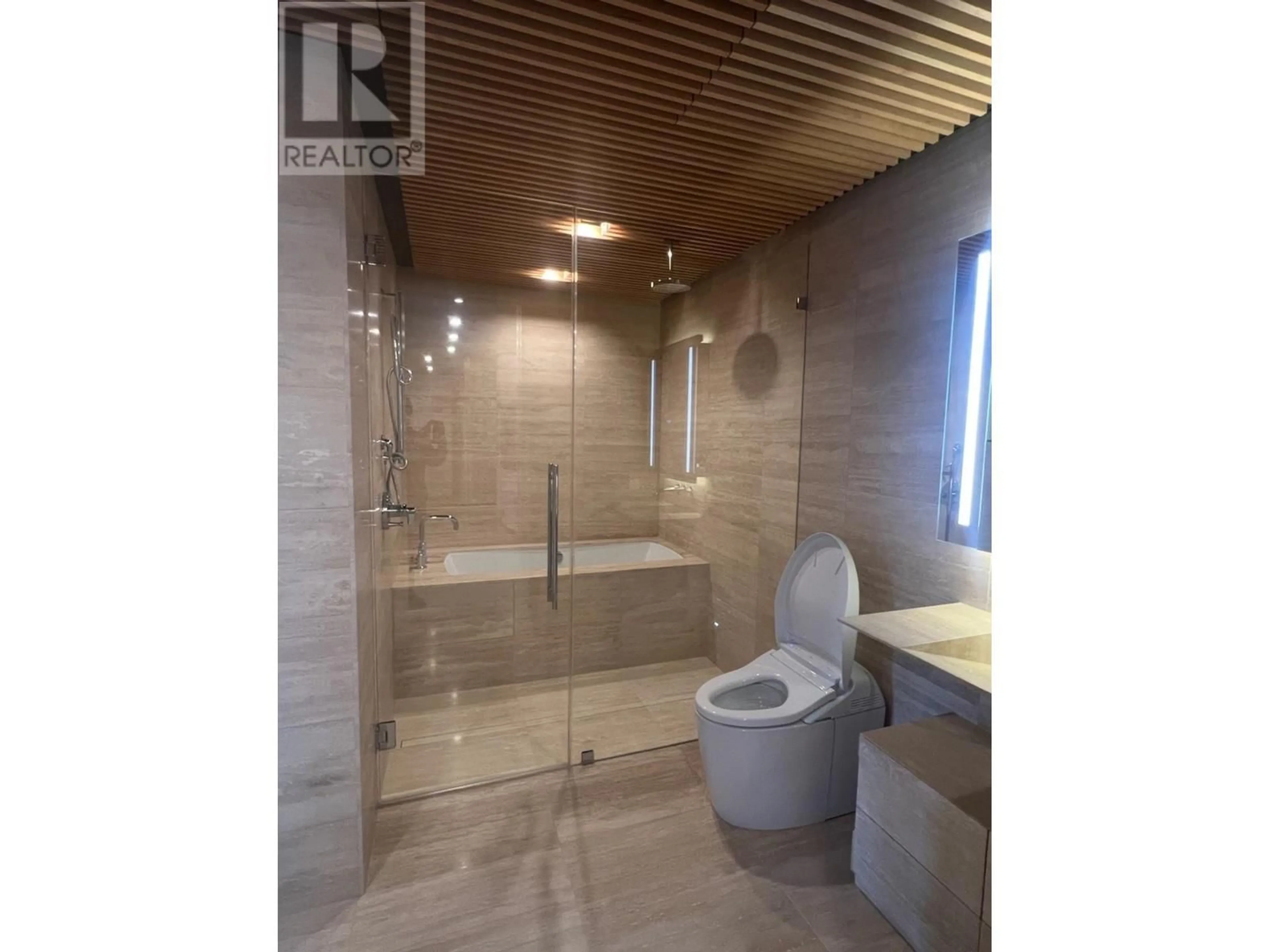 Contemporary bathroom, ceramic/tile floor for 808 1568 ALBERNI STREET, Vancouver British Columbia V0V0V0