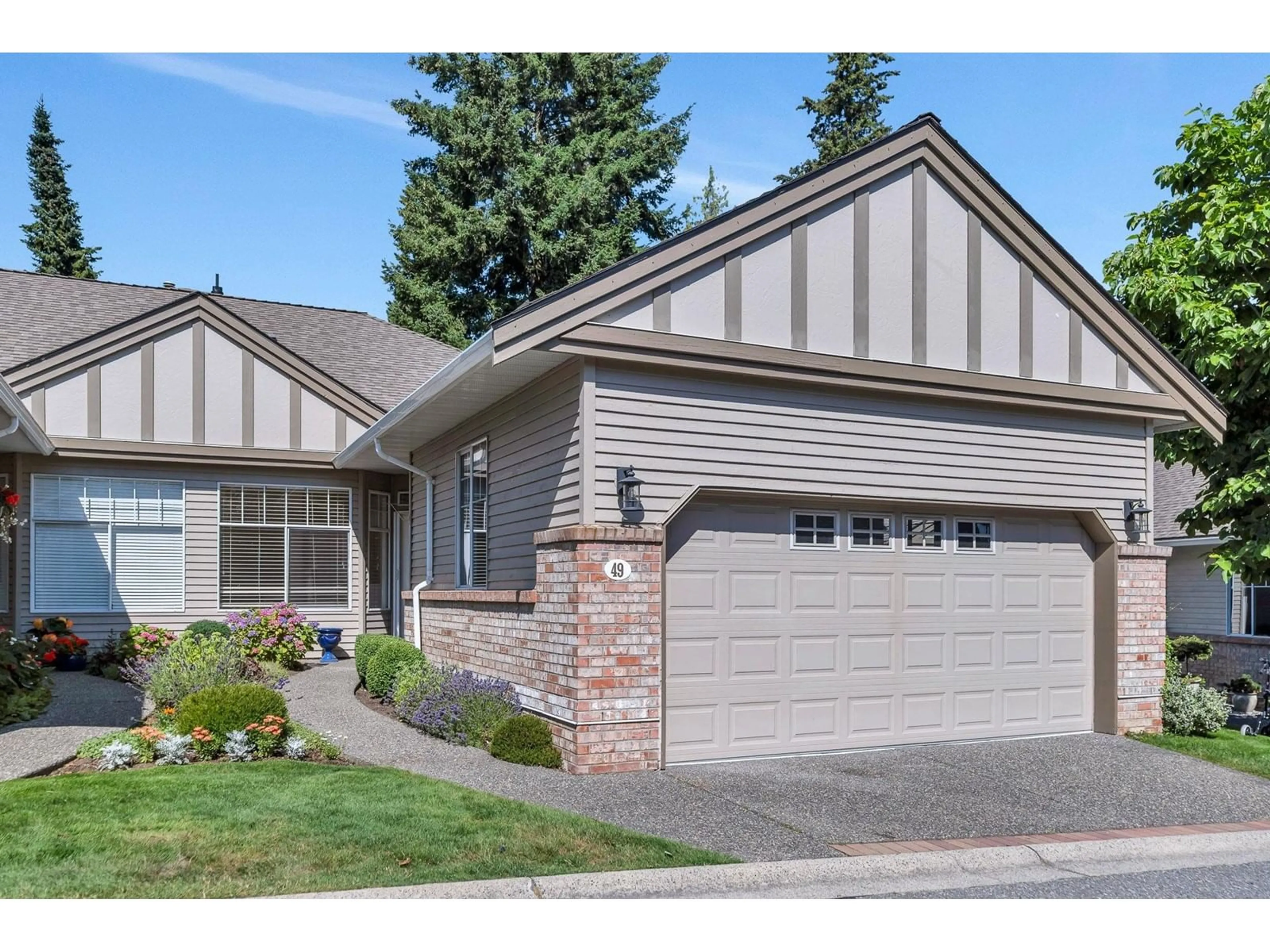 Home with vinyl exterior material, street for 49 2533 152 STREET, Surrey British Columbia V4P1N4