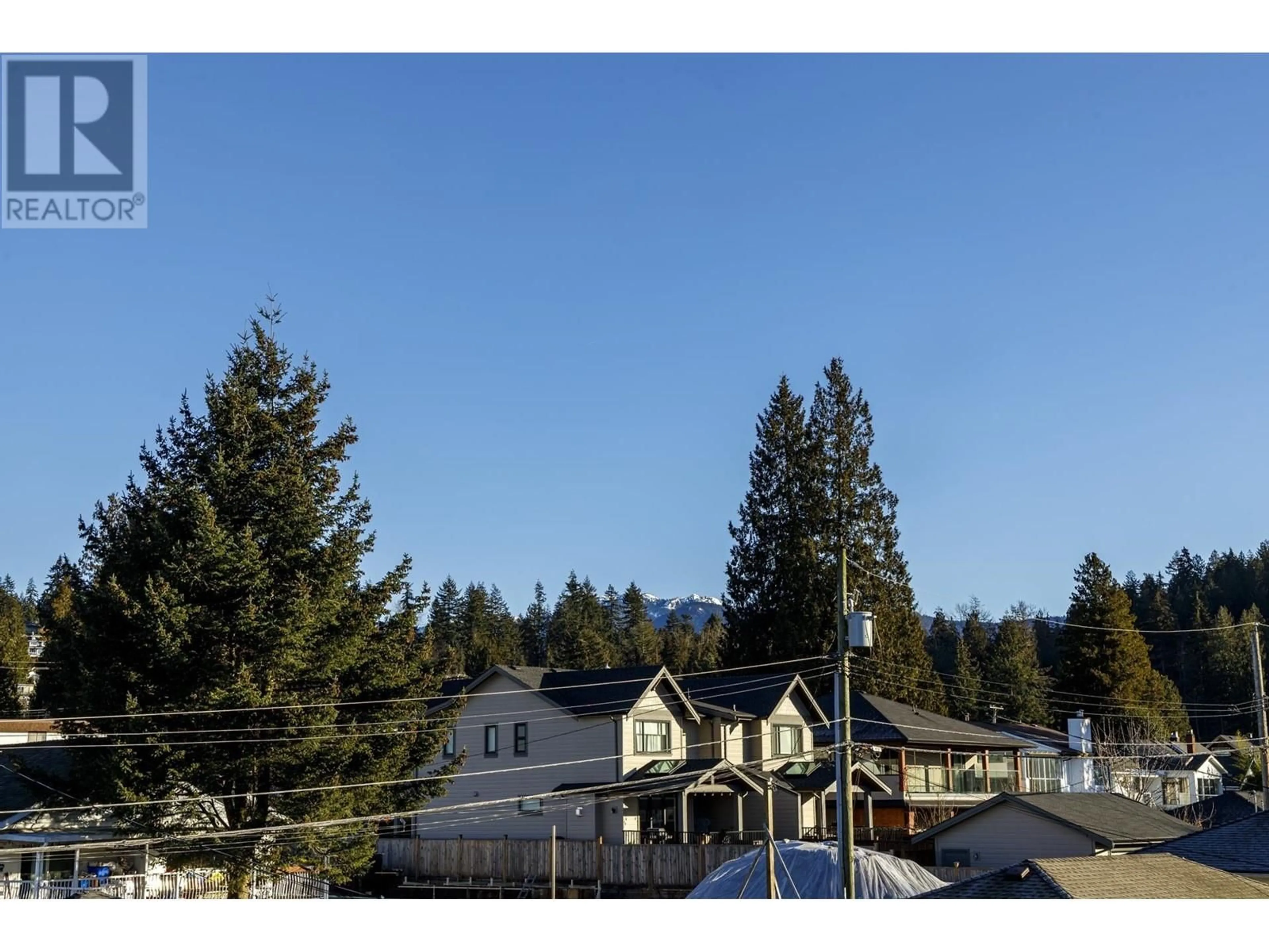 A pic from outside/outdoor area/front of a property/back of a property/a pic from drone, unknown for 212 E 21ST STREET, North Vancouver British Columbia V7L3B5