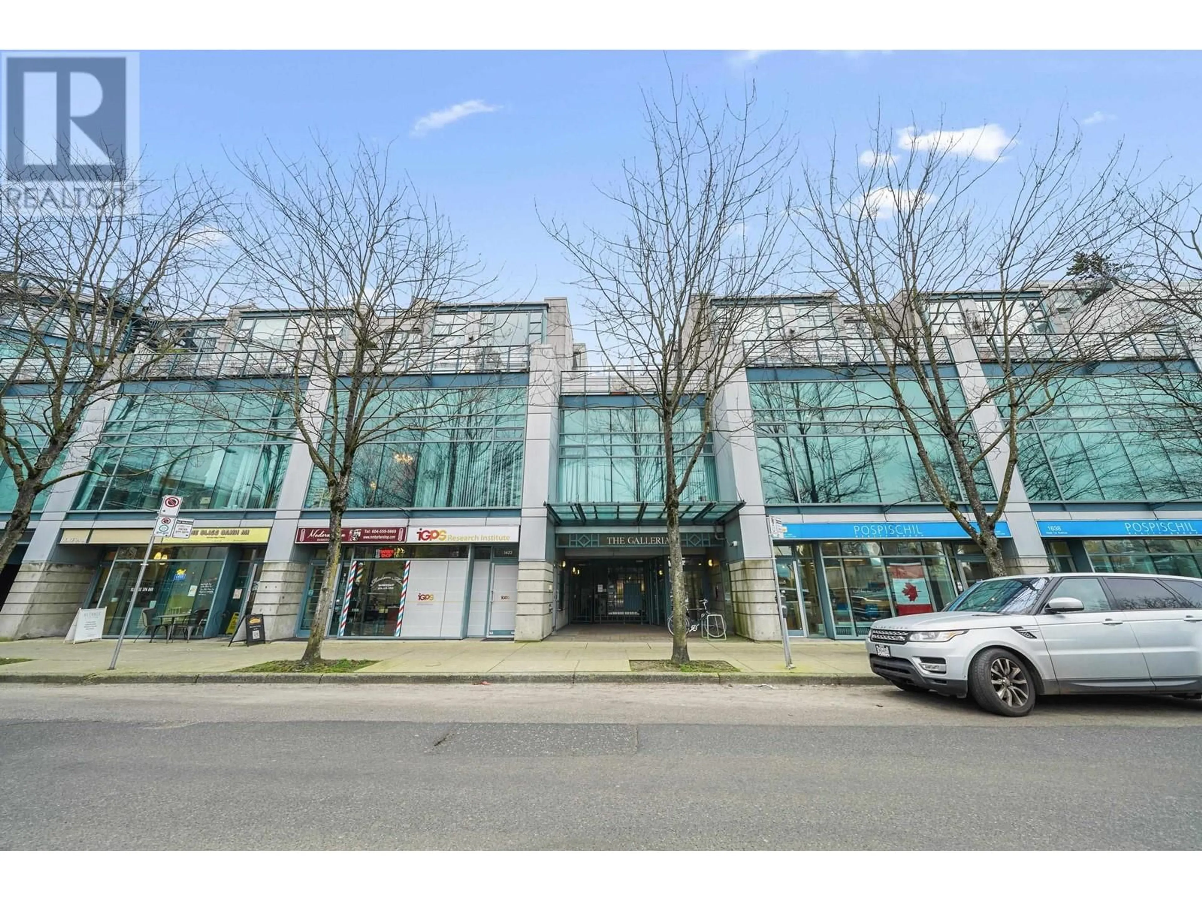 Indoor foyer for 307 1630 W 1ST AVENUE, Vancouver British Columbia V6J1G1