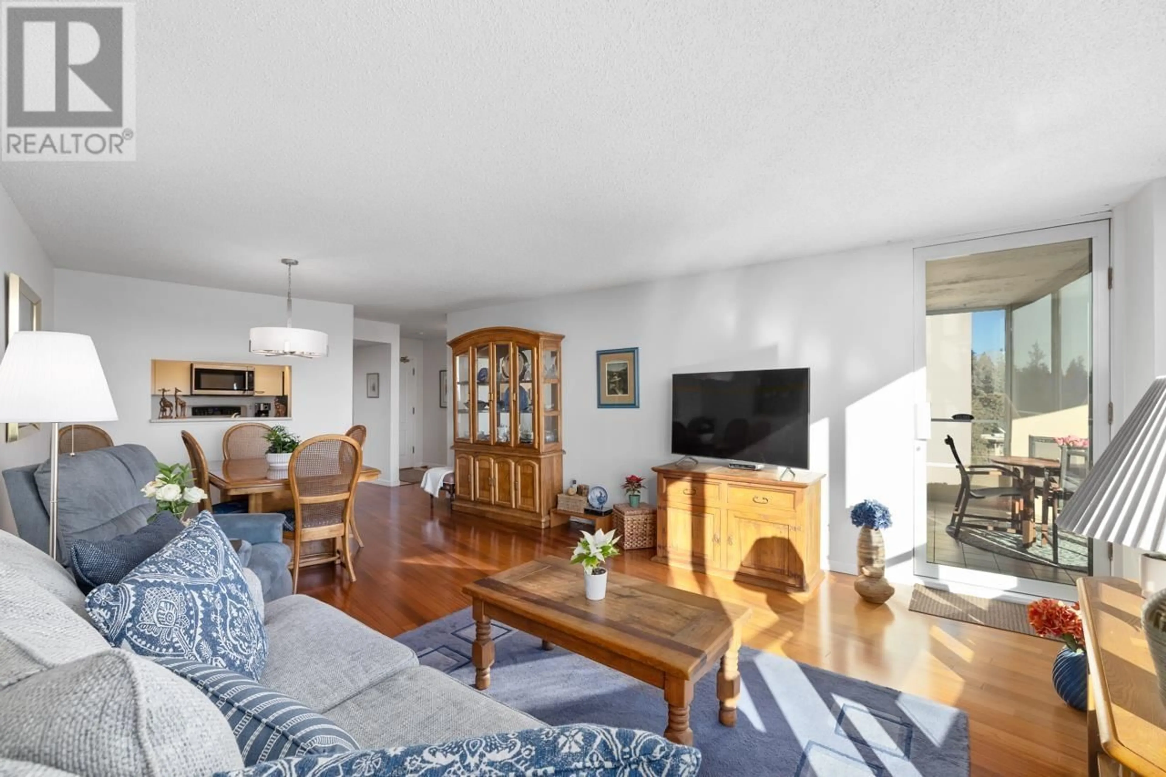 Living room with furniture, unknown for 907 995 ROCHE POINT DRIVE, North Vancouver British Columbia V7H2X4