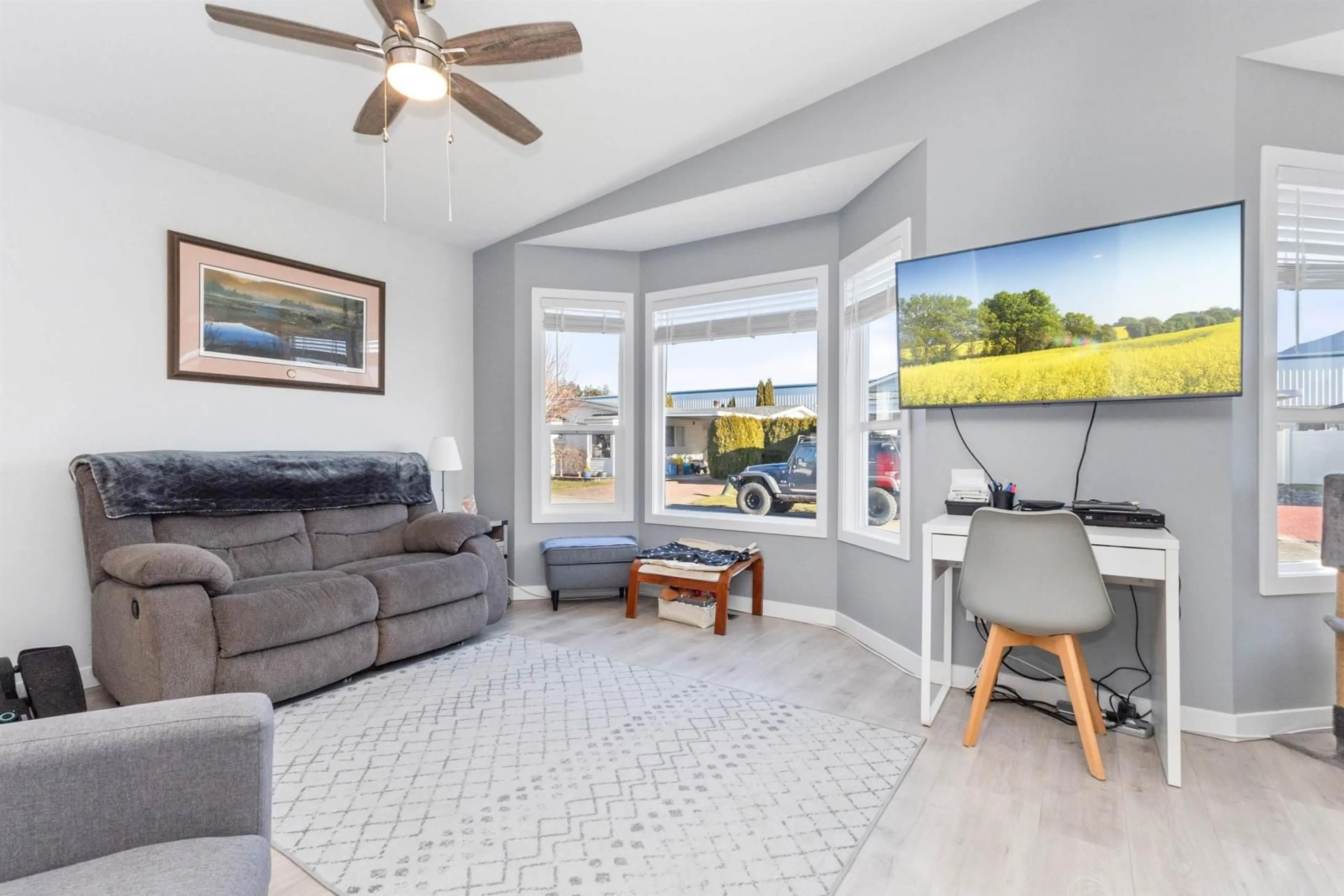 Living room with furniture, unknown for 29 45918 KNIGHT ROAD|Sardis East Vedder, Sardis British Columbia V2R3X4