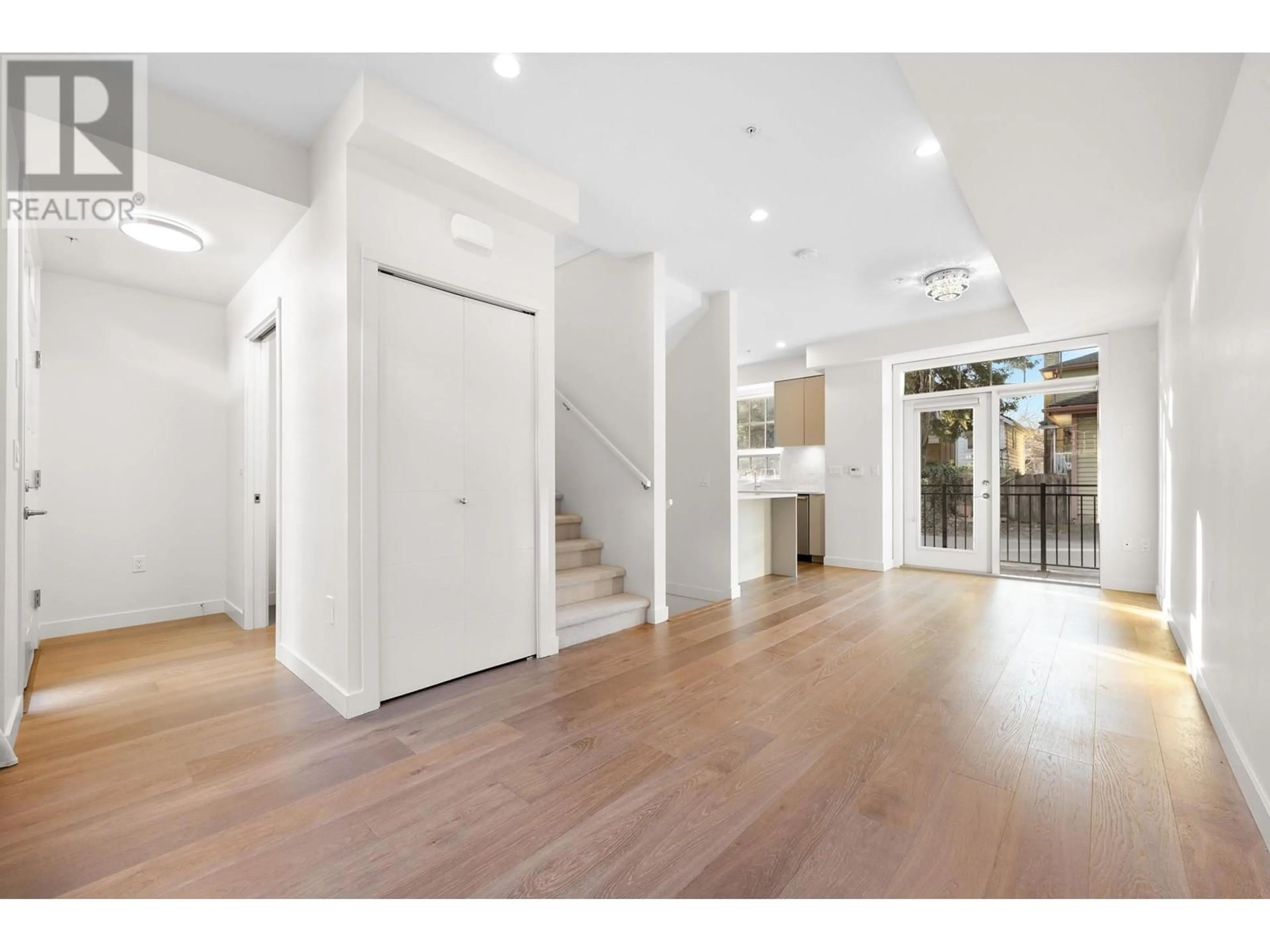 Indoor entryway for 7909 OAK STREET, Vancouver British Columbia V6P4A6