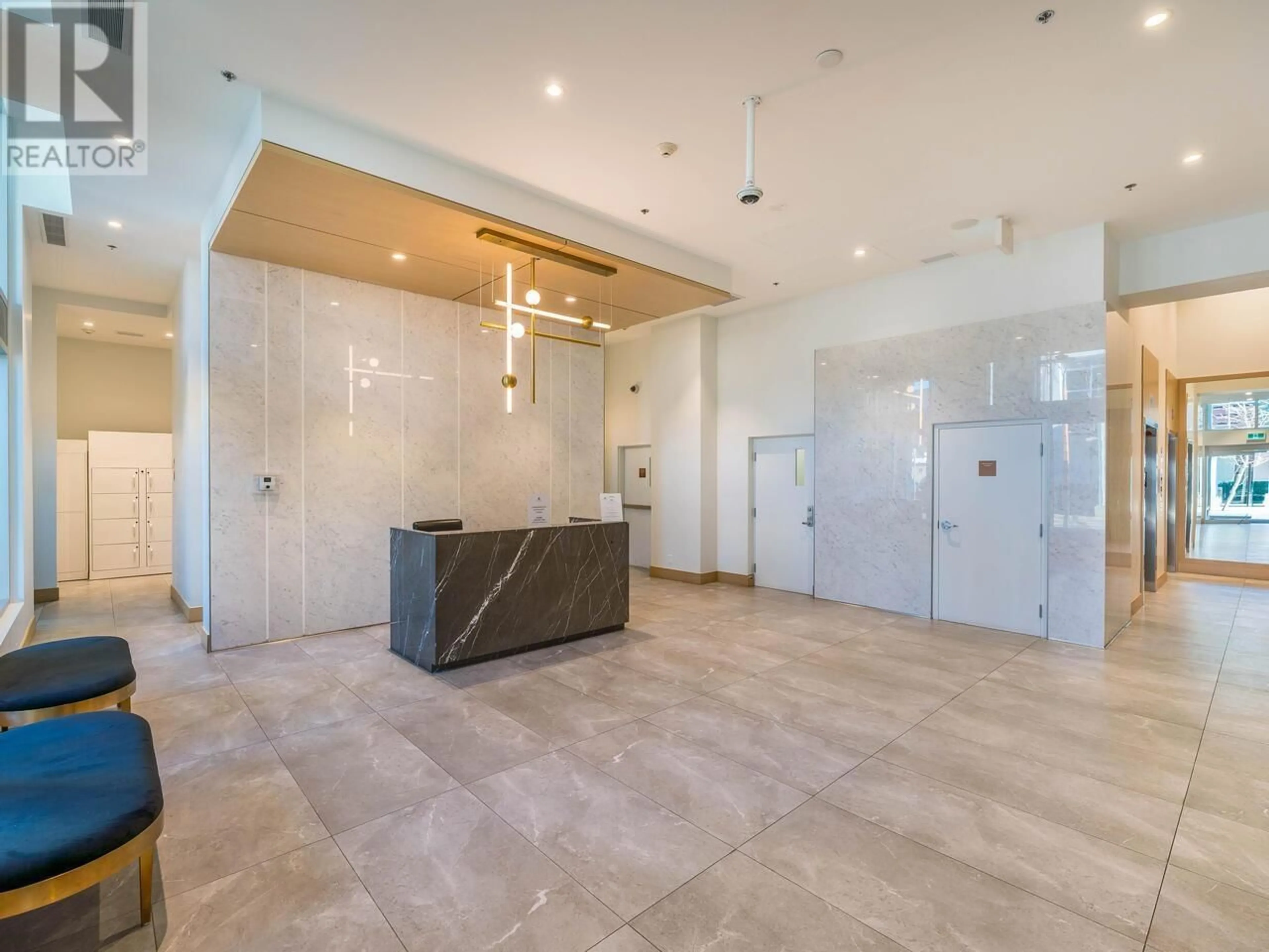 Indoor foyer for 202 - 1632 LIONS GATE LANE, North Vancouver British Columbia V7P0E2