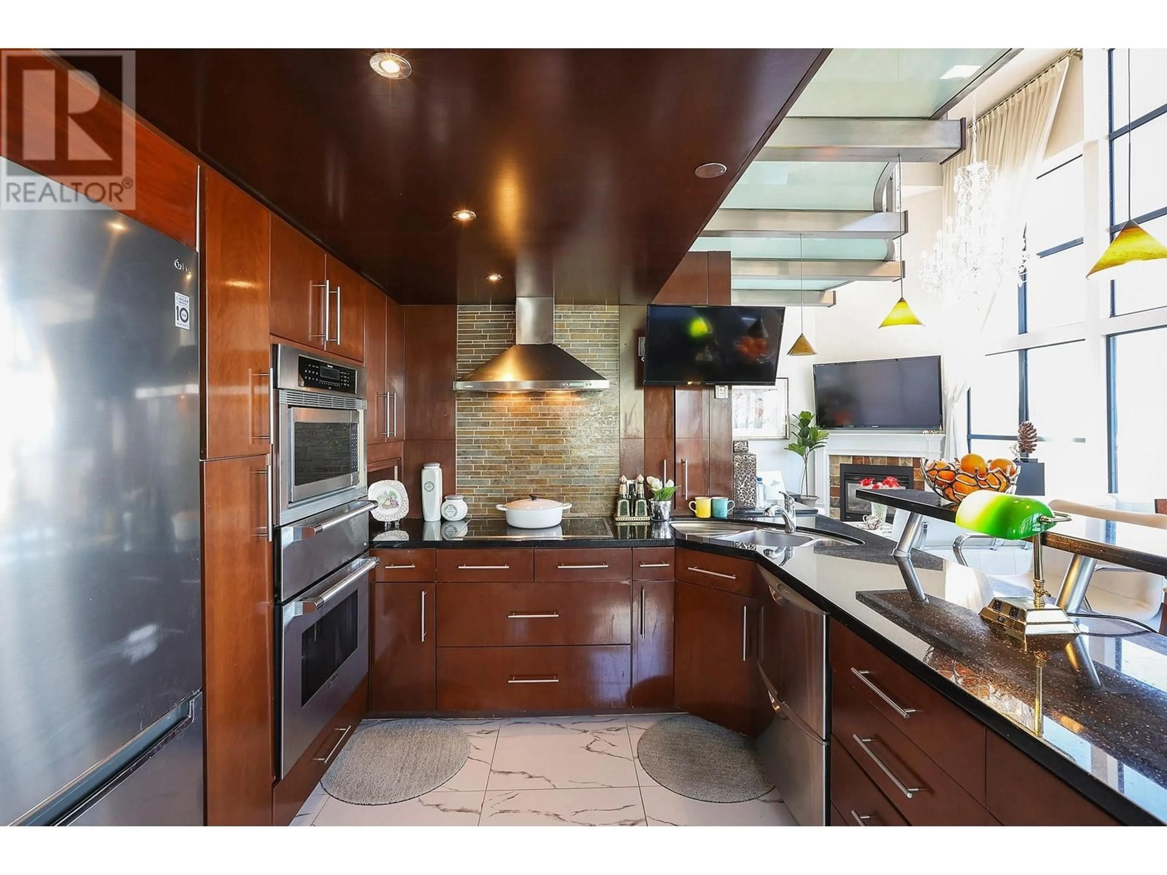 Contemporary kitchen, unknown for PH 1268 W BROADWAY STREET, Vancouver British Columbia V6H1G6