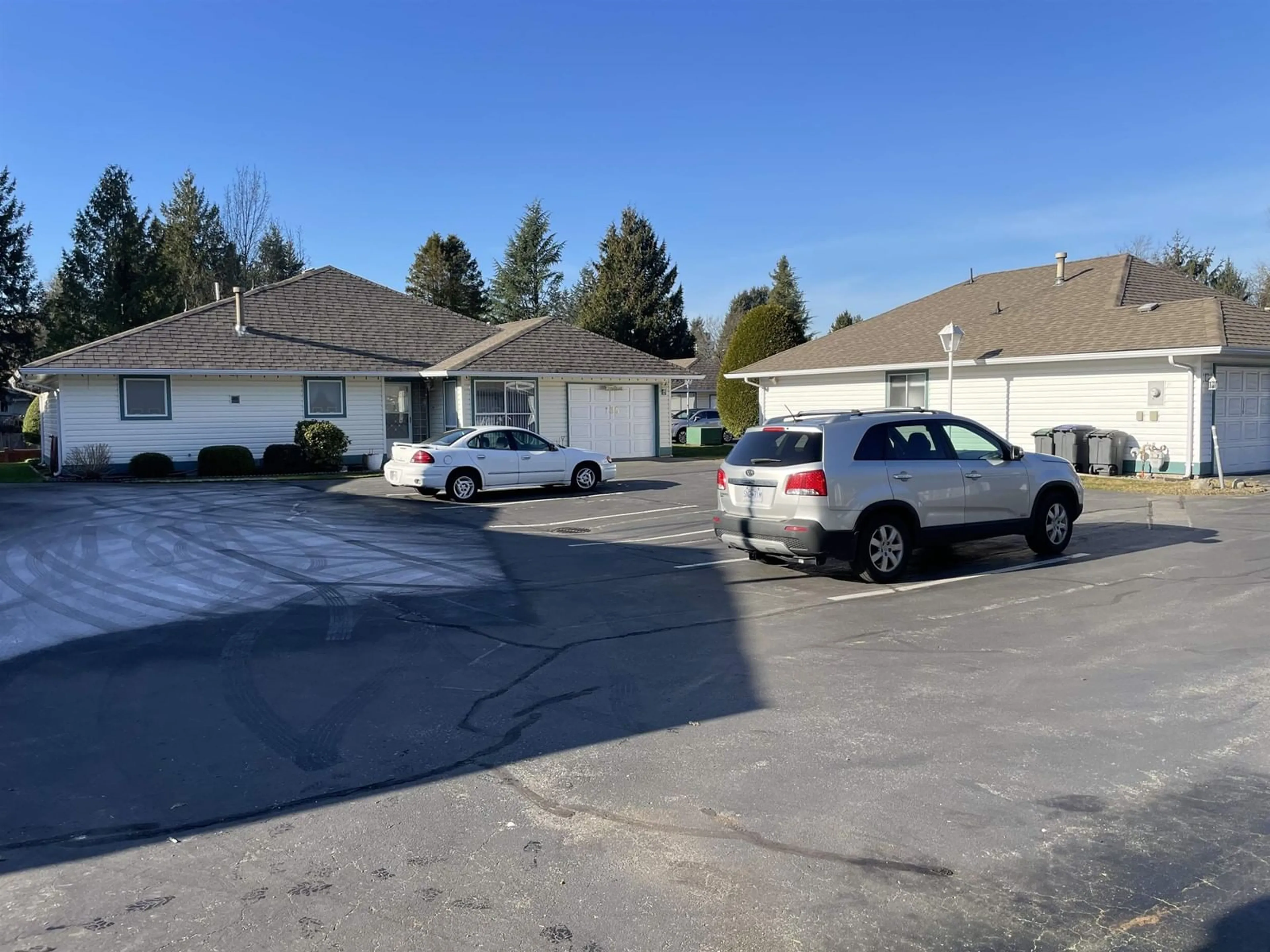 Unknown for 132 - 10172 141, Surrey British Columbia V3T4P6