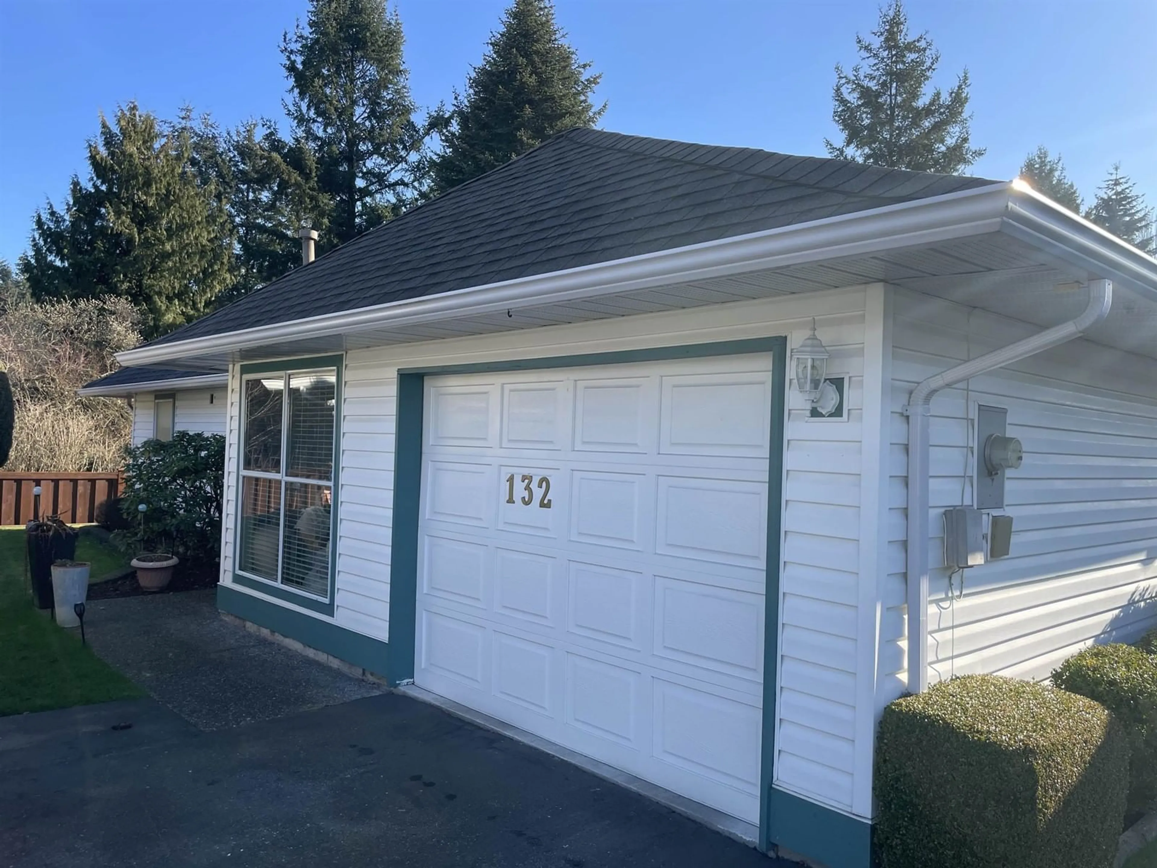 Unknown for 132 - 10172 141, Surrey British Columbia V3T4P6