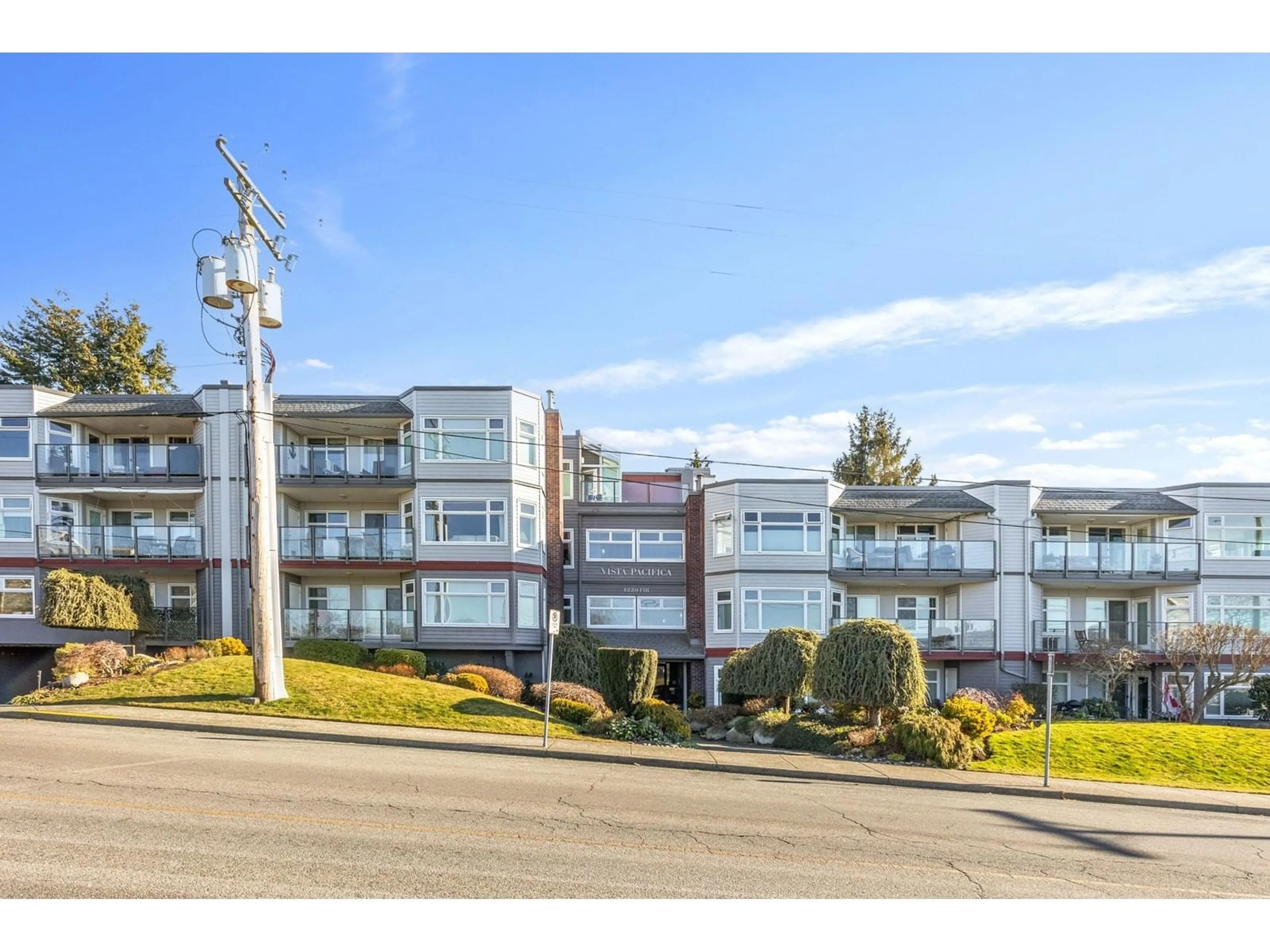 Unknown for 412 1220 FIR STREET, White Rock British Columbia V4B4B1