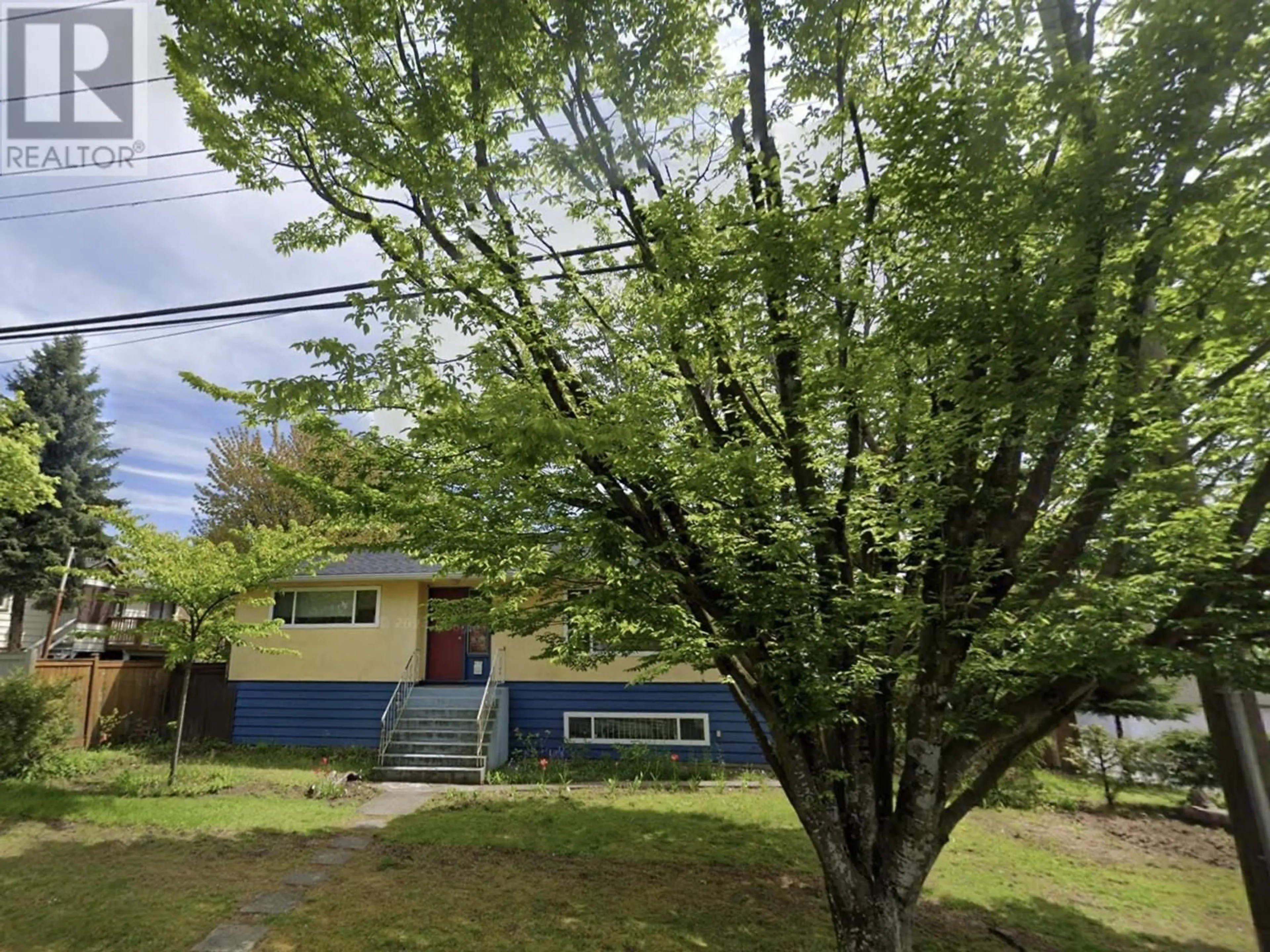 A pic from outside/outdoor area/front of a property/back of a property/a pic from drone, street for 8050 COLUMBIA STREET, Vancouver British Columbia V5X2Z6