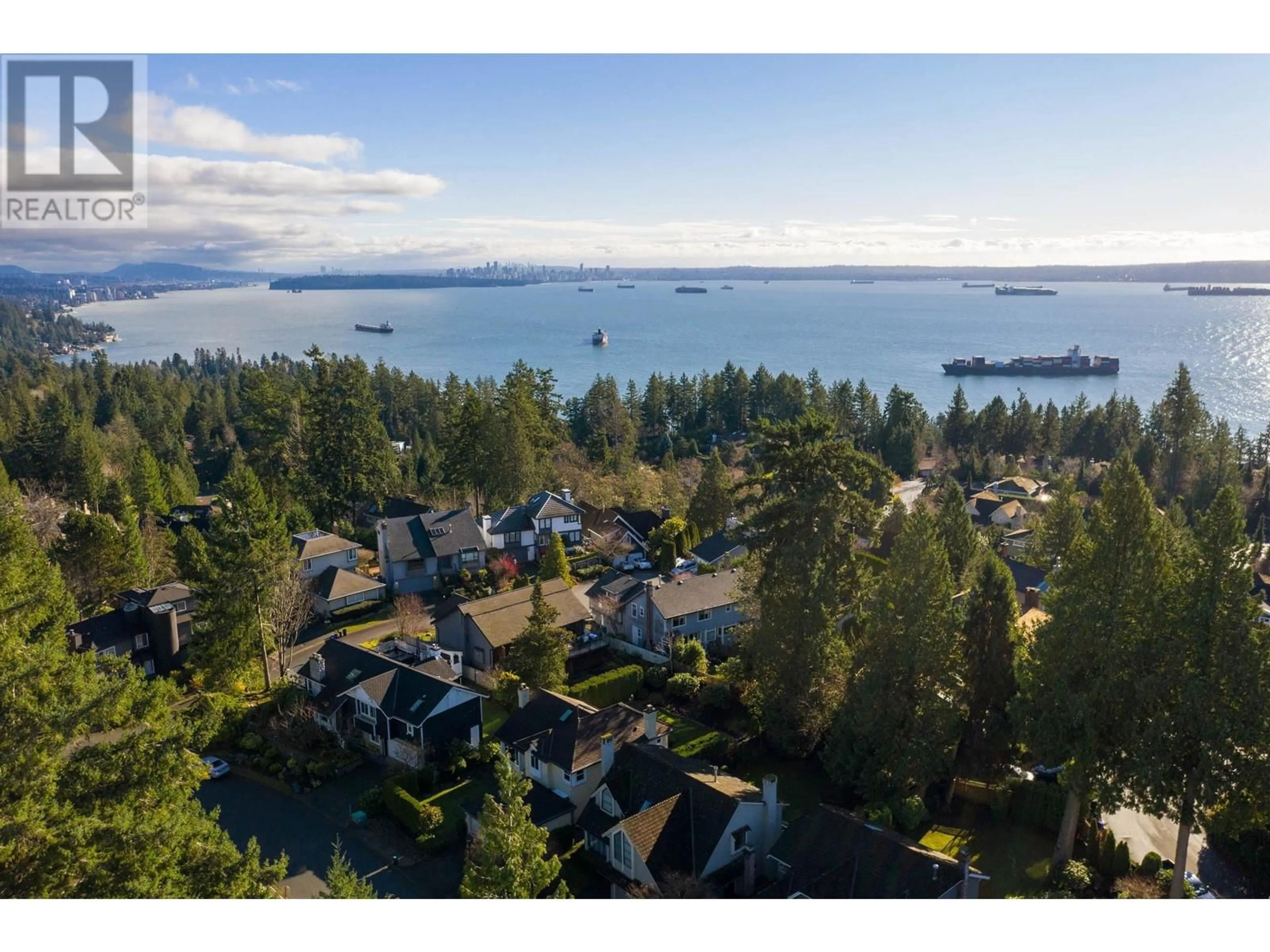 A pic from outside/outdoor area/front of a property/back of a property/a pic from drone, water/lake/river/ocean view for 4786 MEADFEILD COURT, West Vancouver British Columbia V7W2Y3