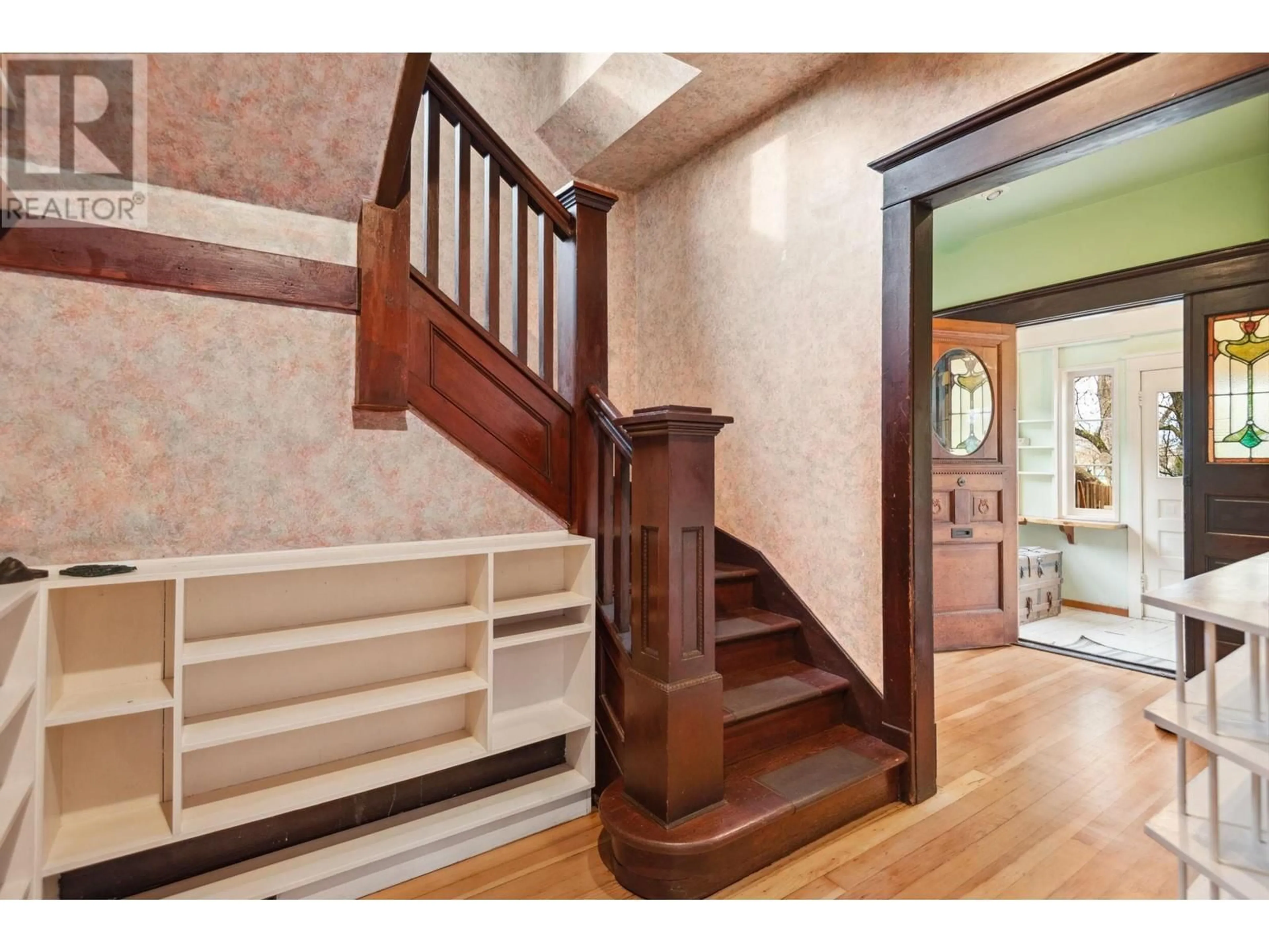 Indoor foyer for 1492 WILLIAM STREET, Vancouver British Columbia V5L2P9