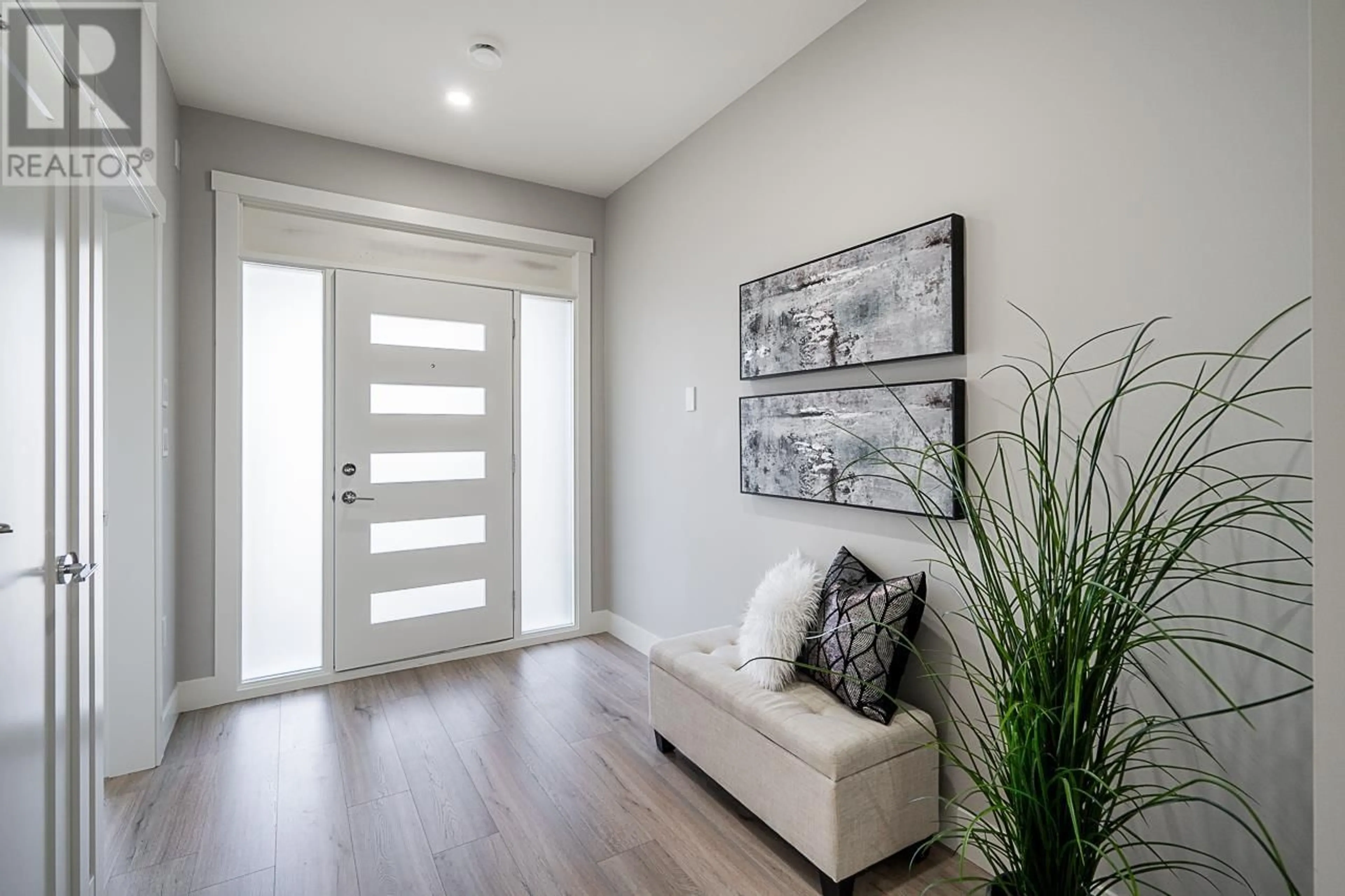 Indoor entryway for 3988 TORONTO STREET, Port Coquitlam British Columbia V3B6K5