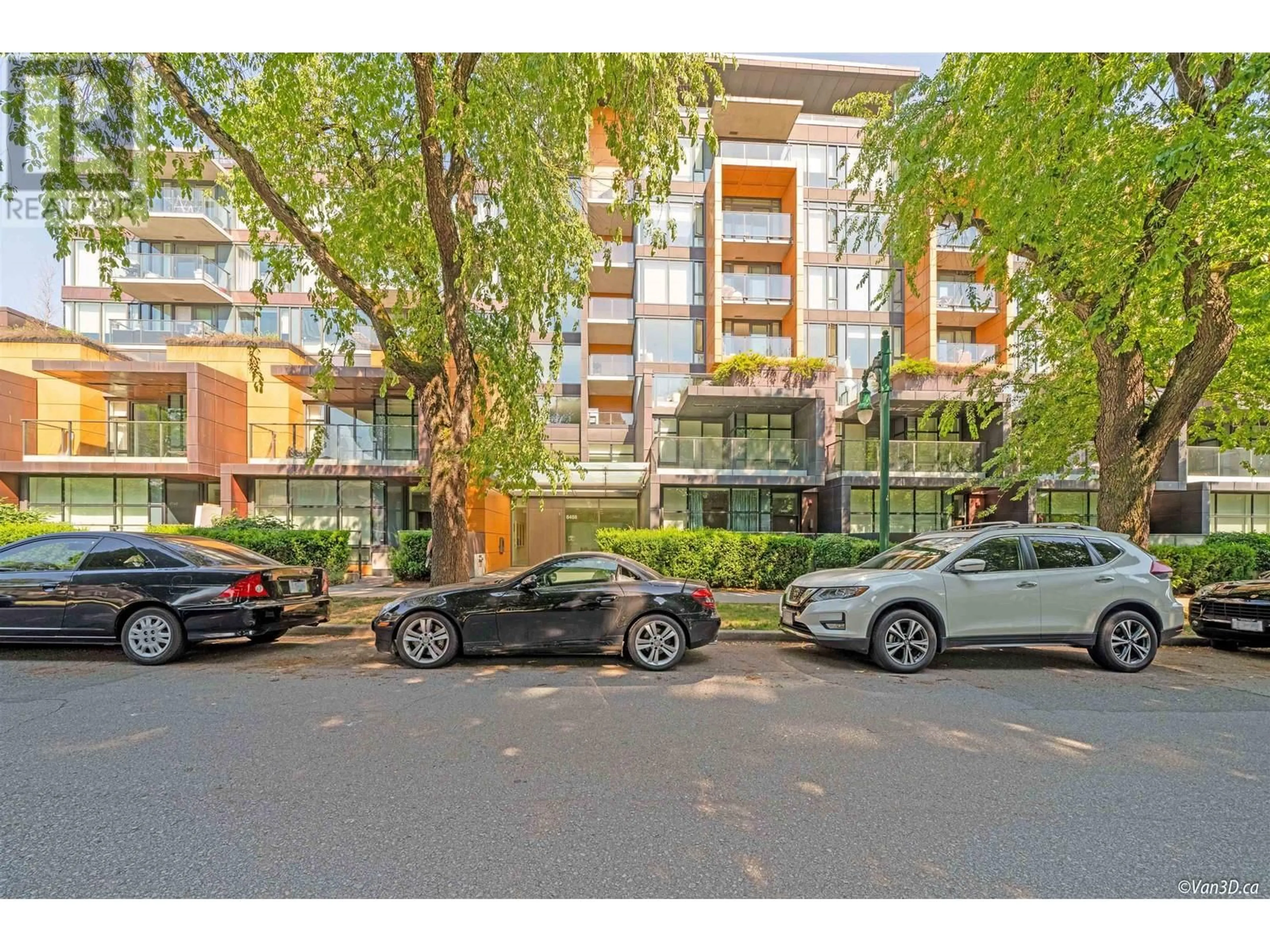 Indoor foyer for 608 8488 CORNISH STREET, Vancouver British Columbia V6P0C2