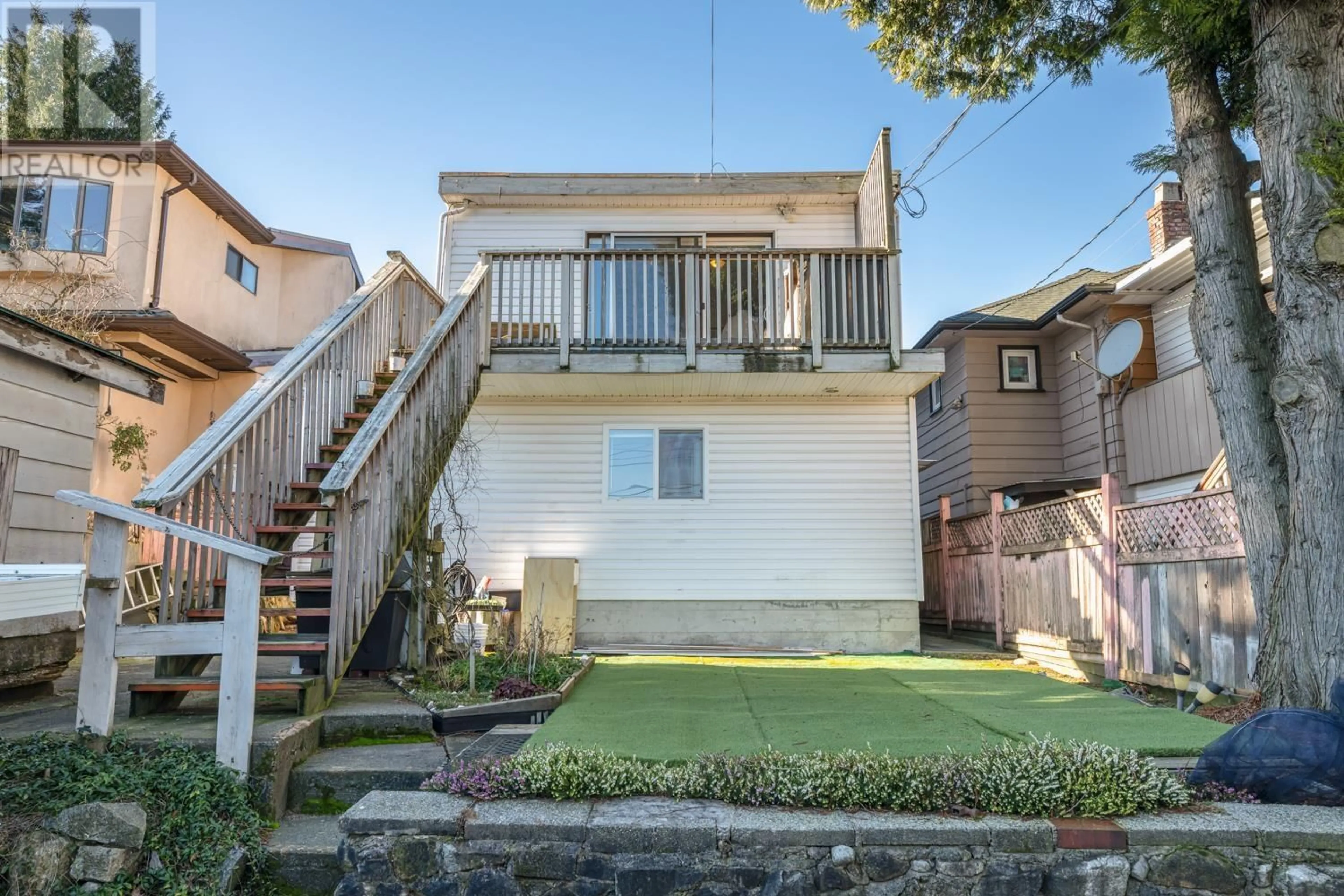 A pic from outside/outdoor area/front of a property/back of a property/a pic from drone, street for 5320 KNIGHT STREET, Vancouver British Columbia V5P2T9