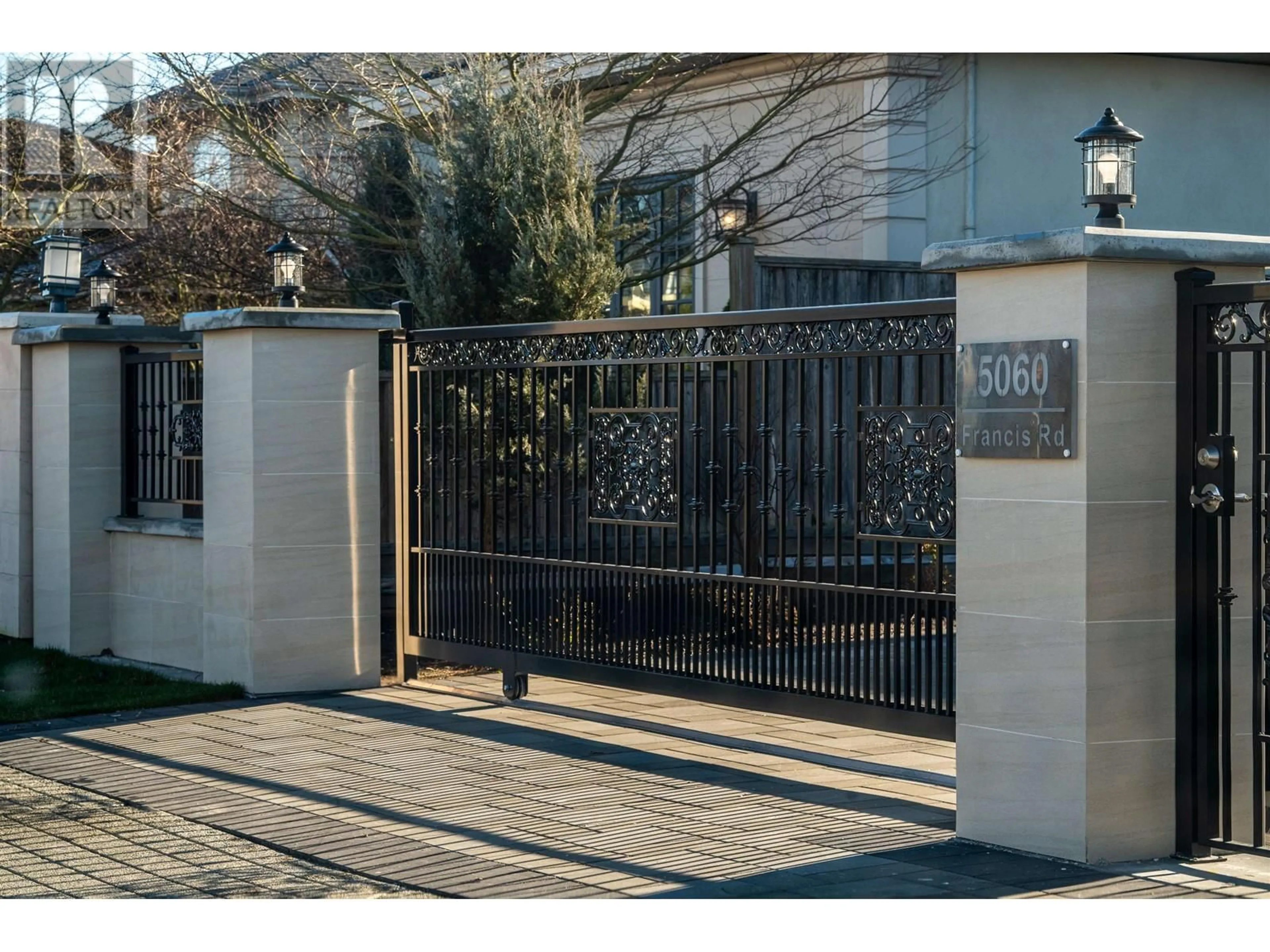 Indoor entryway for 5060 FRANCIS ROAD, Richmond British Columbia V7C1K3