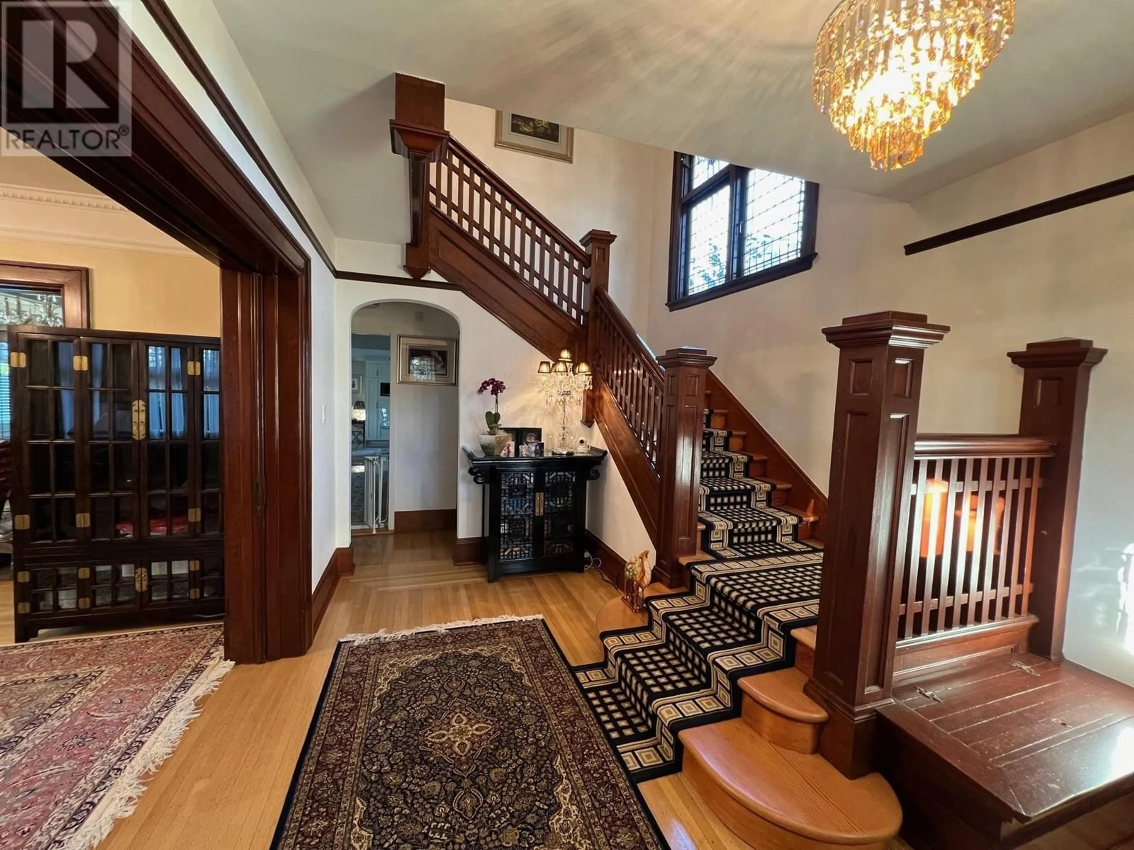 Indoor foyer for 1469 W 59TH STREET, Vancouver British Columbia V6P1Y8