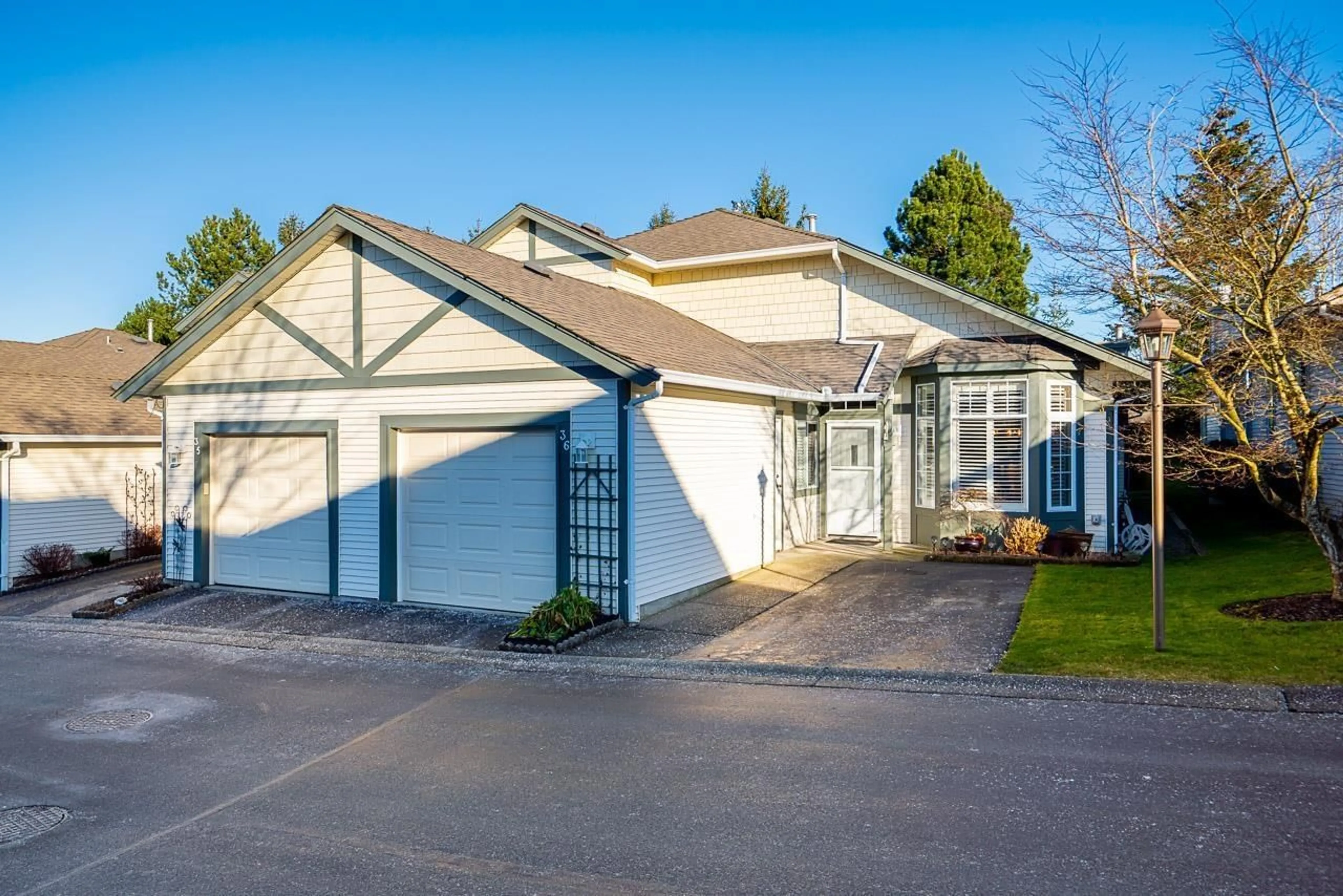 Home with vinyl exterior material, street for 36 9012 WALNUT GROVE DRIVE, Langley British Columbia V1M2K3