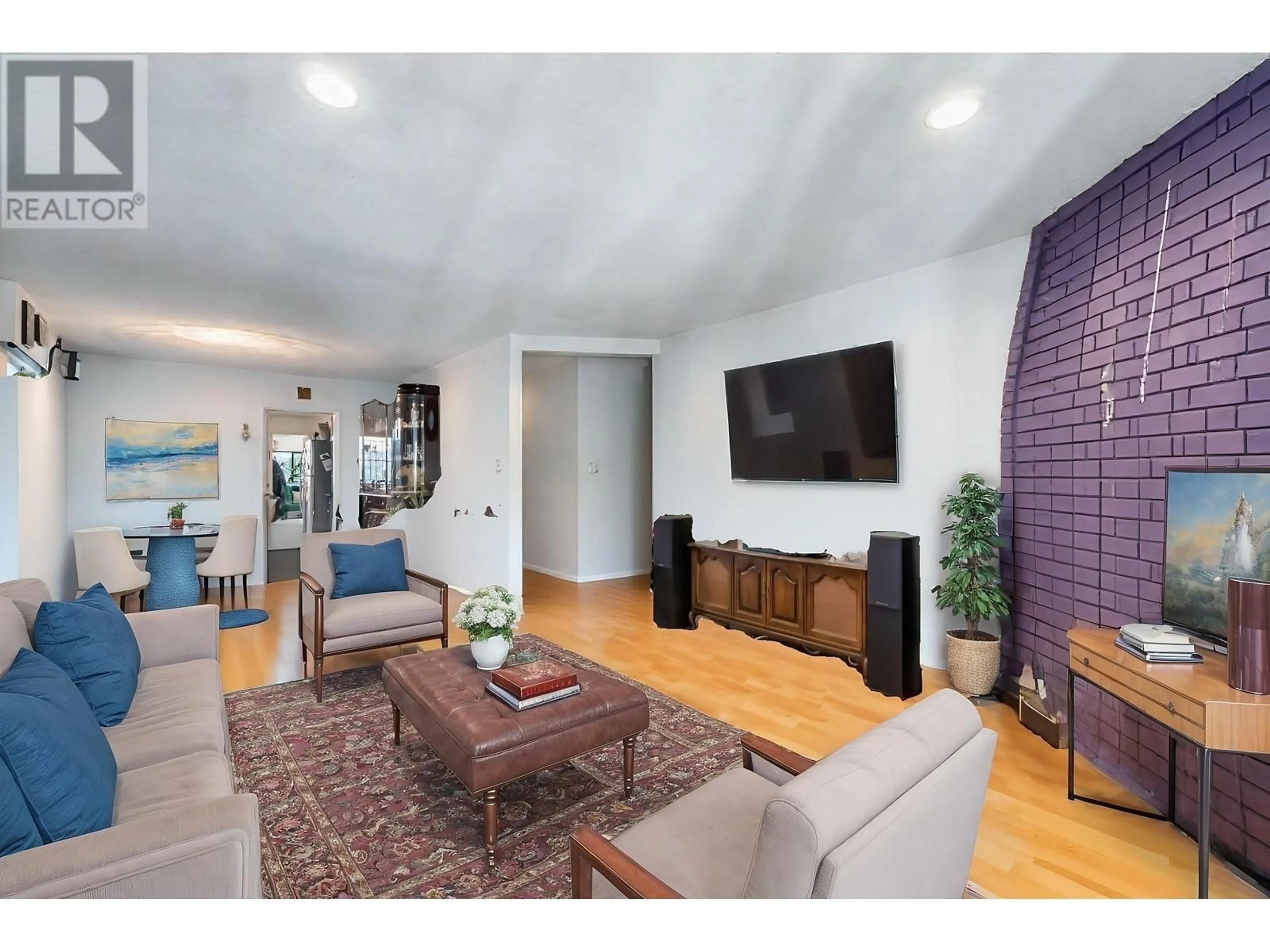 Living room with furniture, wood/laminate floor for 1014 VICTORIA DRIVE, Vancouver British Columbia V5L4G2