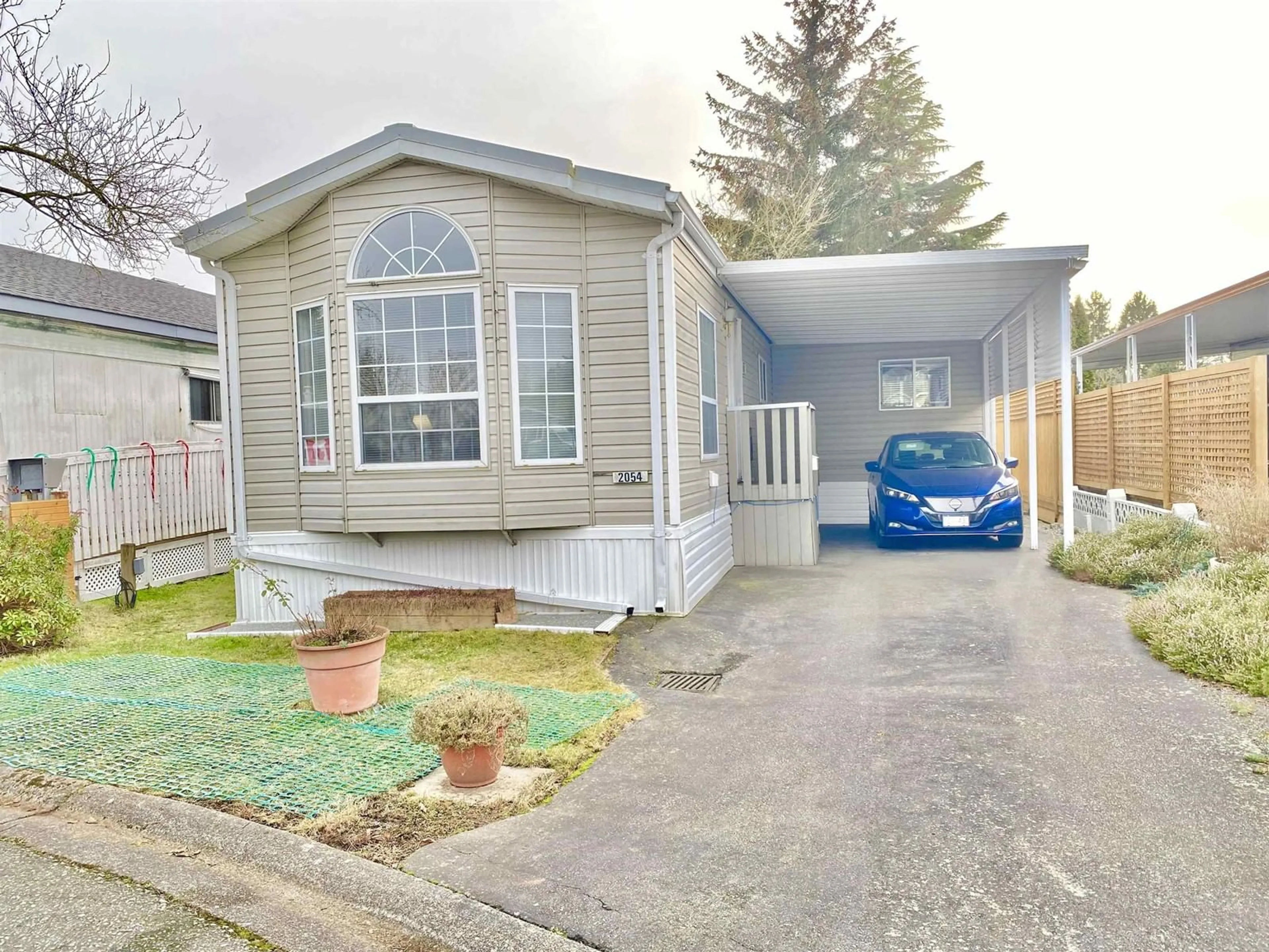 Home with vinyl exterior material, street for 2054 CUMBRIA DRIVE, Surrey British Columbia V4A5J9