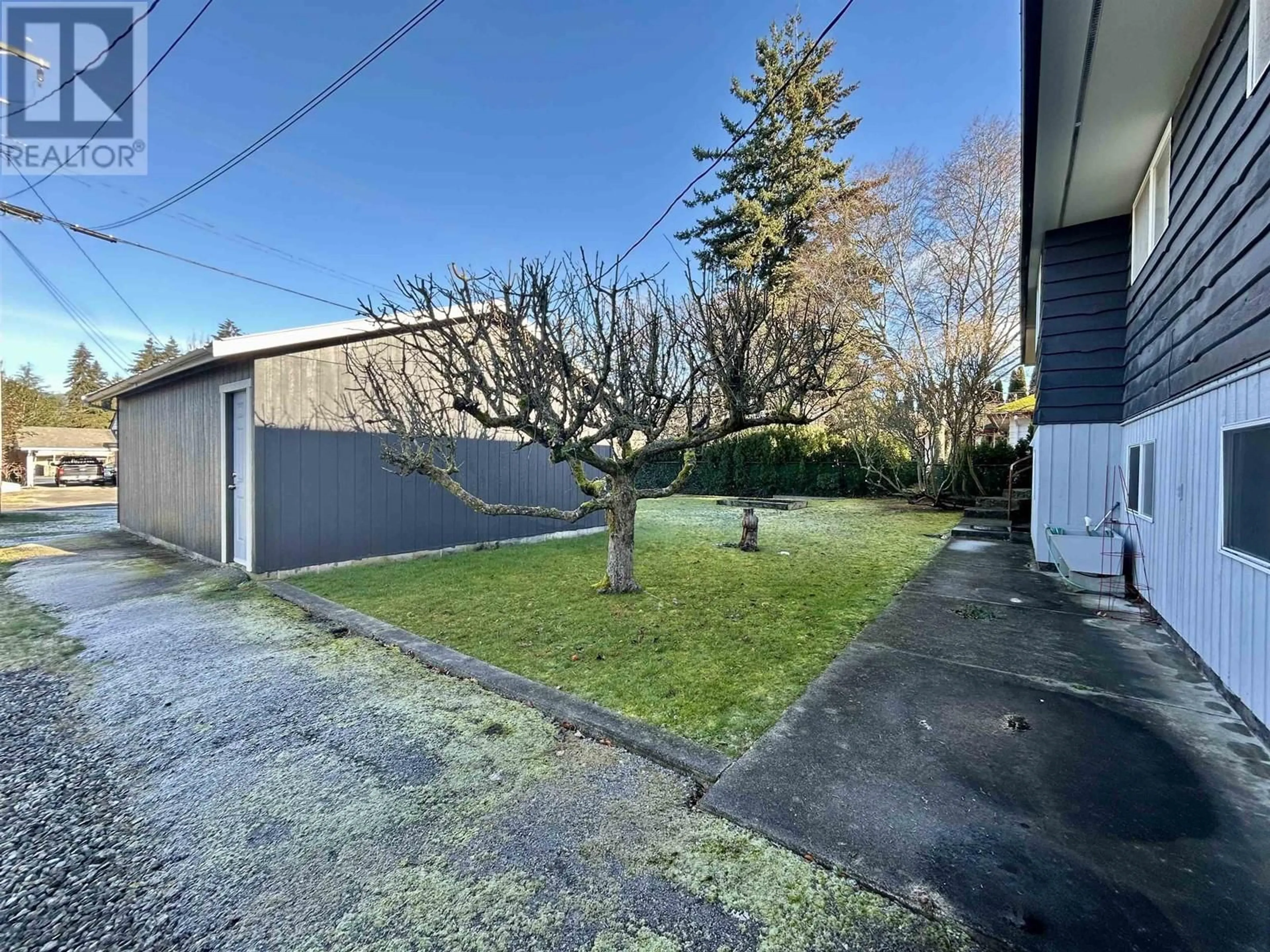 A pic from outside/outdoor area/front of a property/back of a property/a pic from drone, street for 5690 MERMAID STREET, Sechelt British Columbia V0N3A3