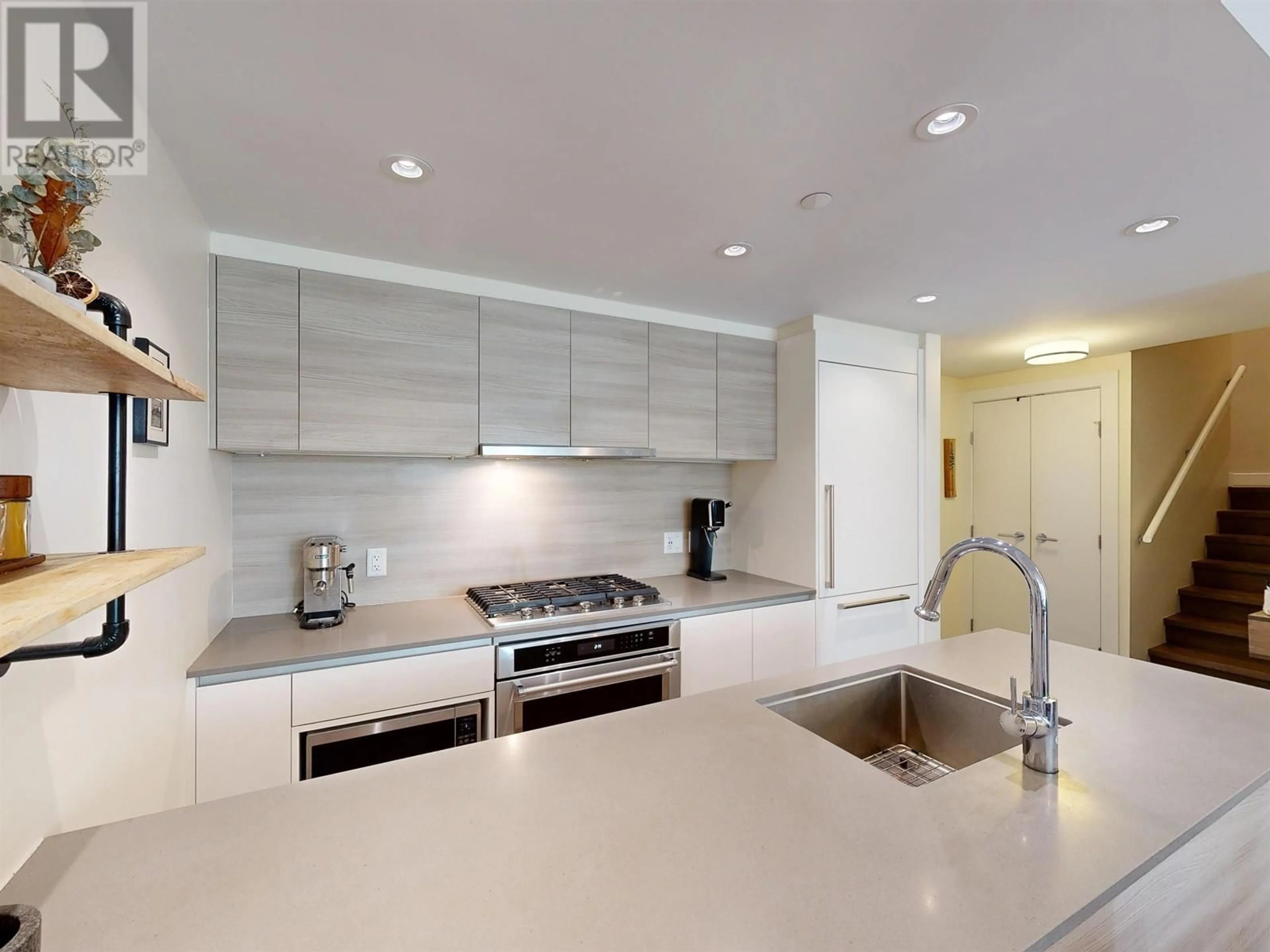 Contemporary kitchen, ceramic/tile floor for TH3 988 QUAYSIDE DRIVE, New Westminster British Columbia V3M0L5