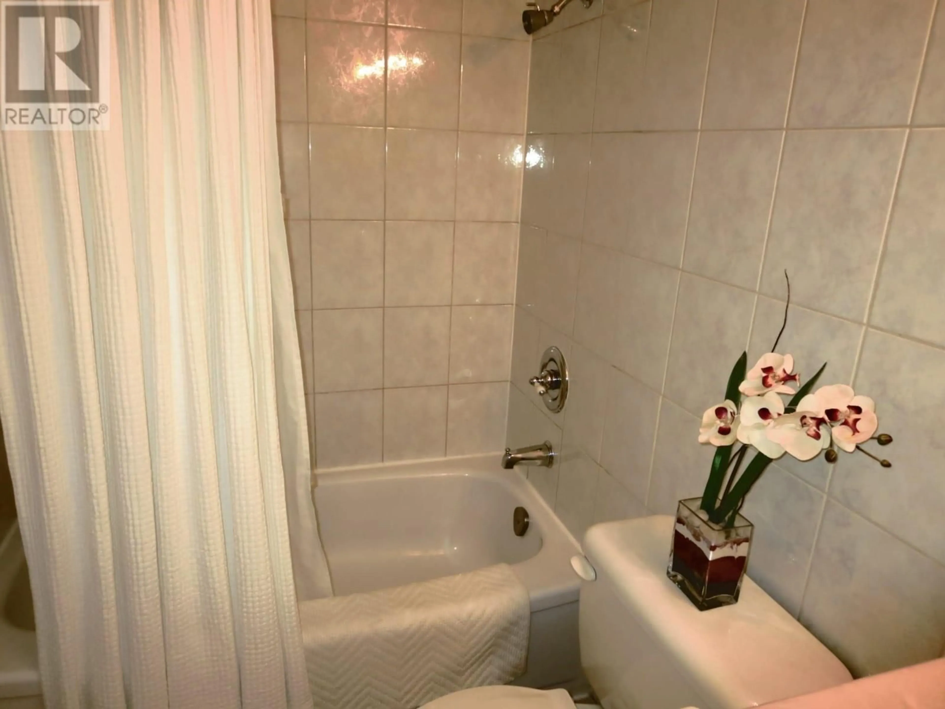 Standard bathroom, ceramic/tile floor for 103 7240 LINDSAY ROAD, Richmond British Columbia V7C3M6