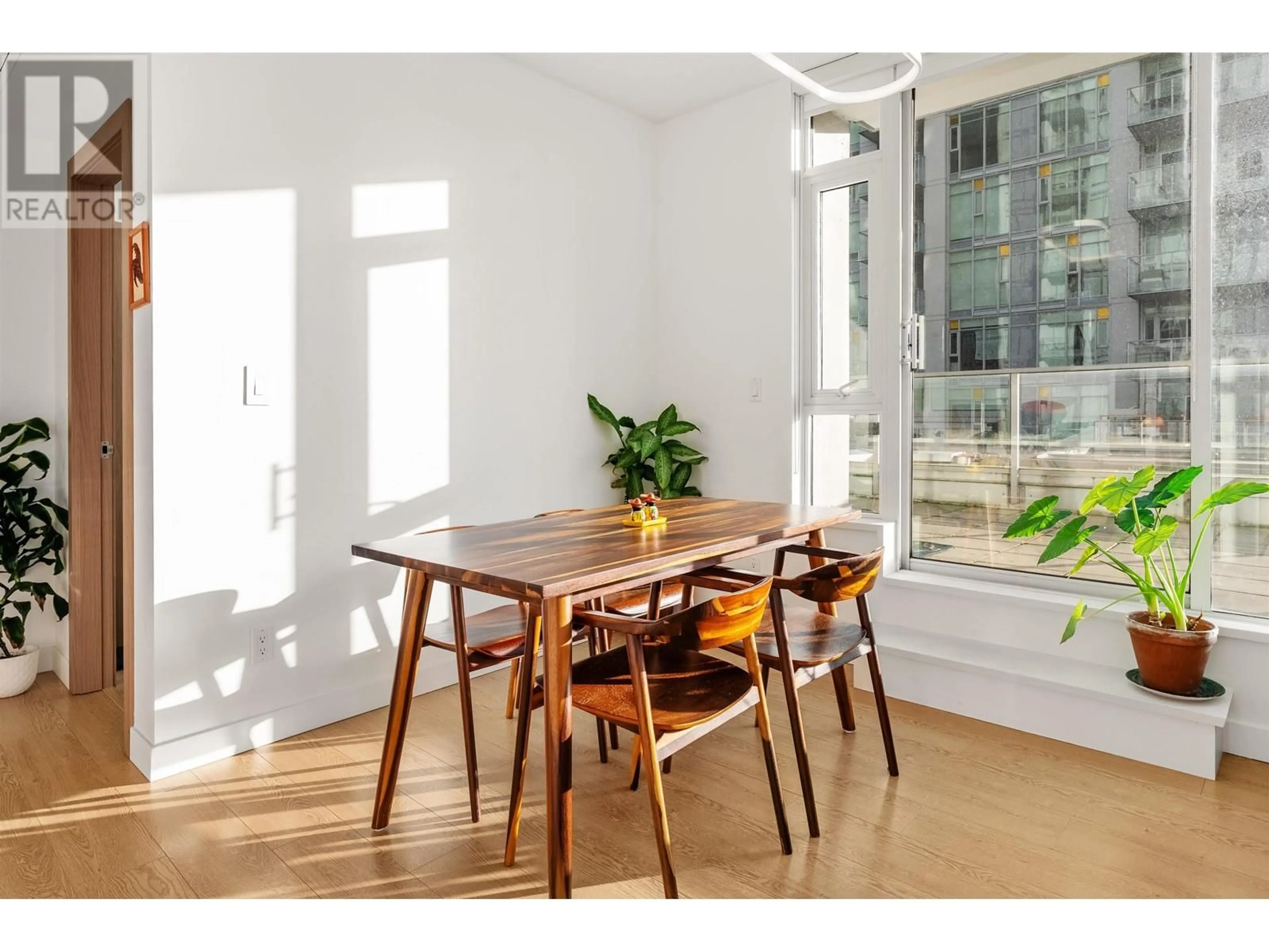 Dining room, wood/laminate floor for 503 6538 NELSON AVENUE, Burnaby British Columbia V5H0G5