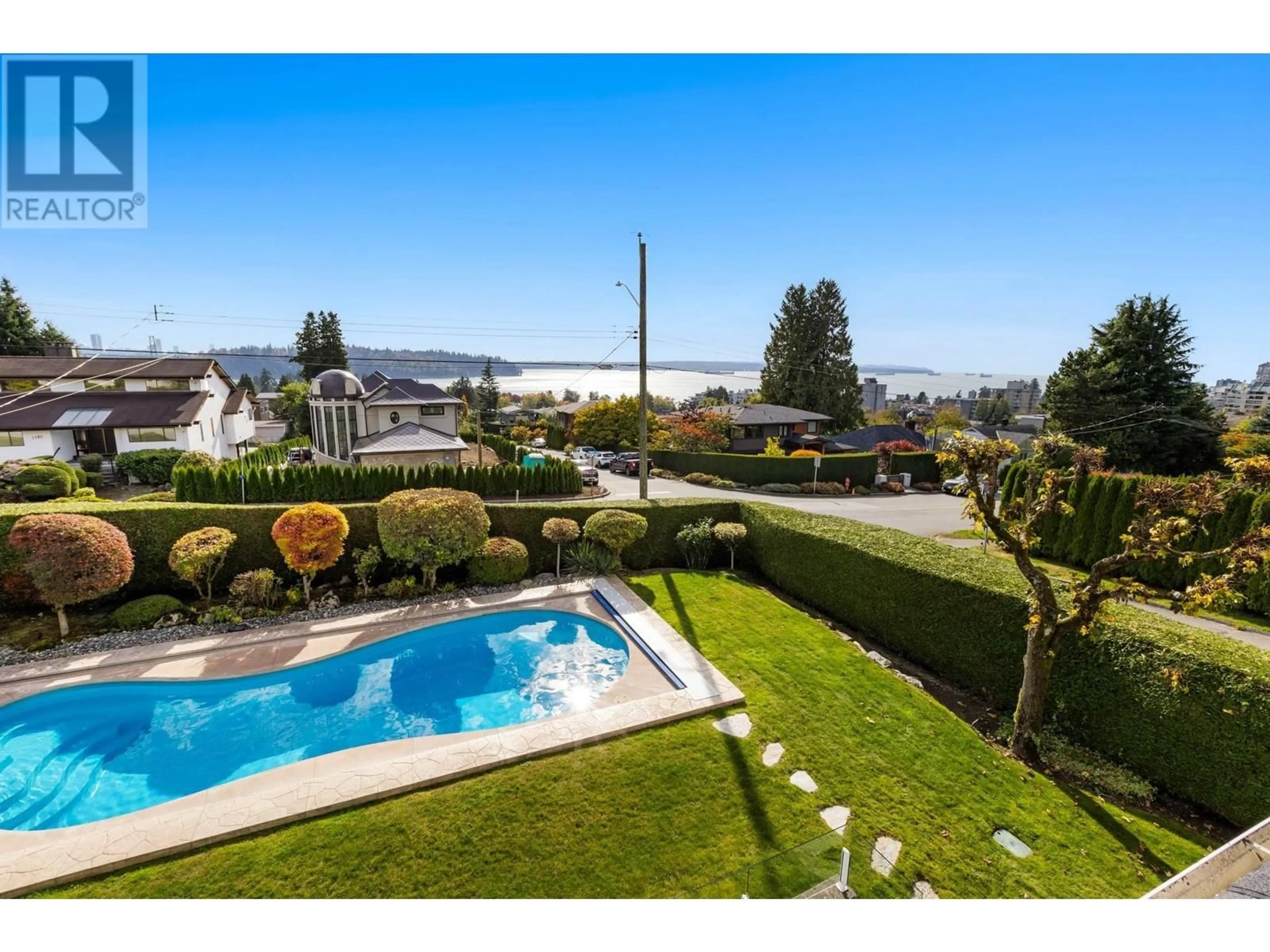 Pool for 1197 FULTON AVENUE, West Vancouver British Columbia V7T1N4