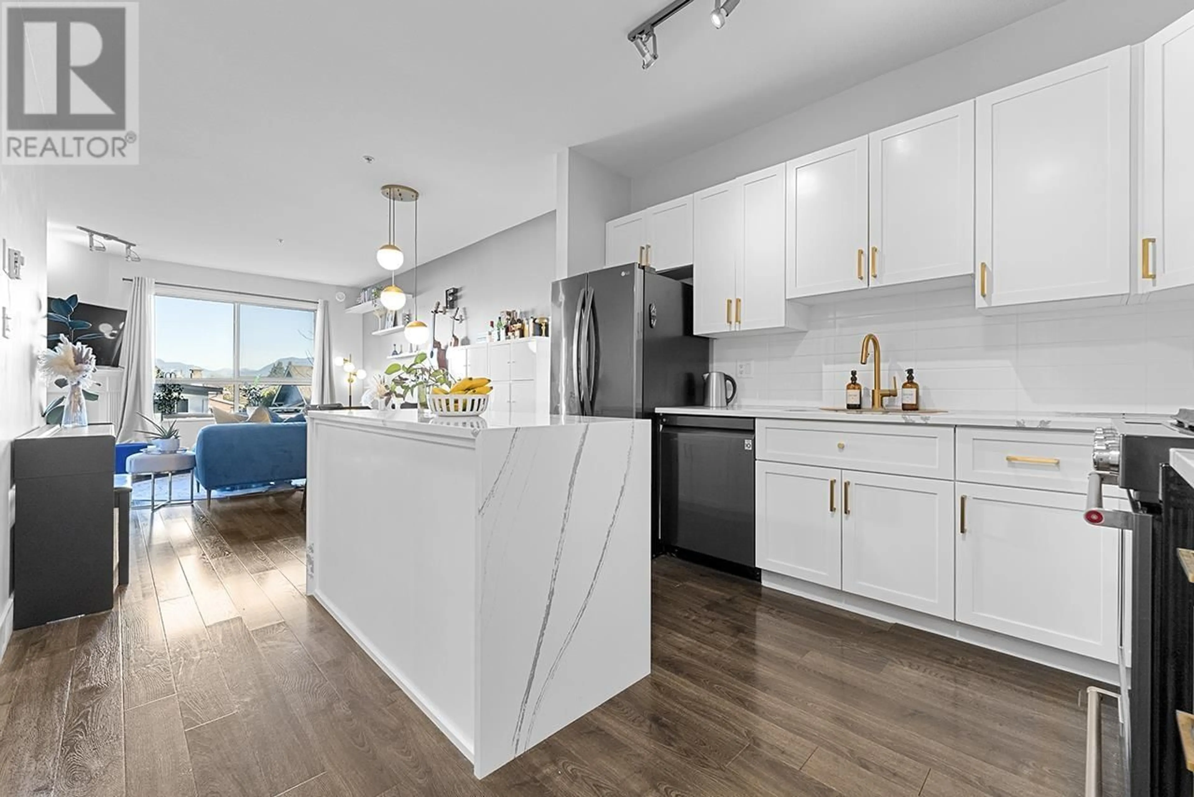 Open concept kitchen, unknown for 205 3895 SANDELL STREET, Burnaby British Columbia V5H1J9