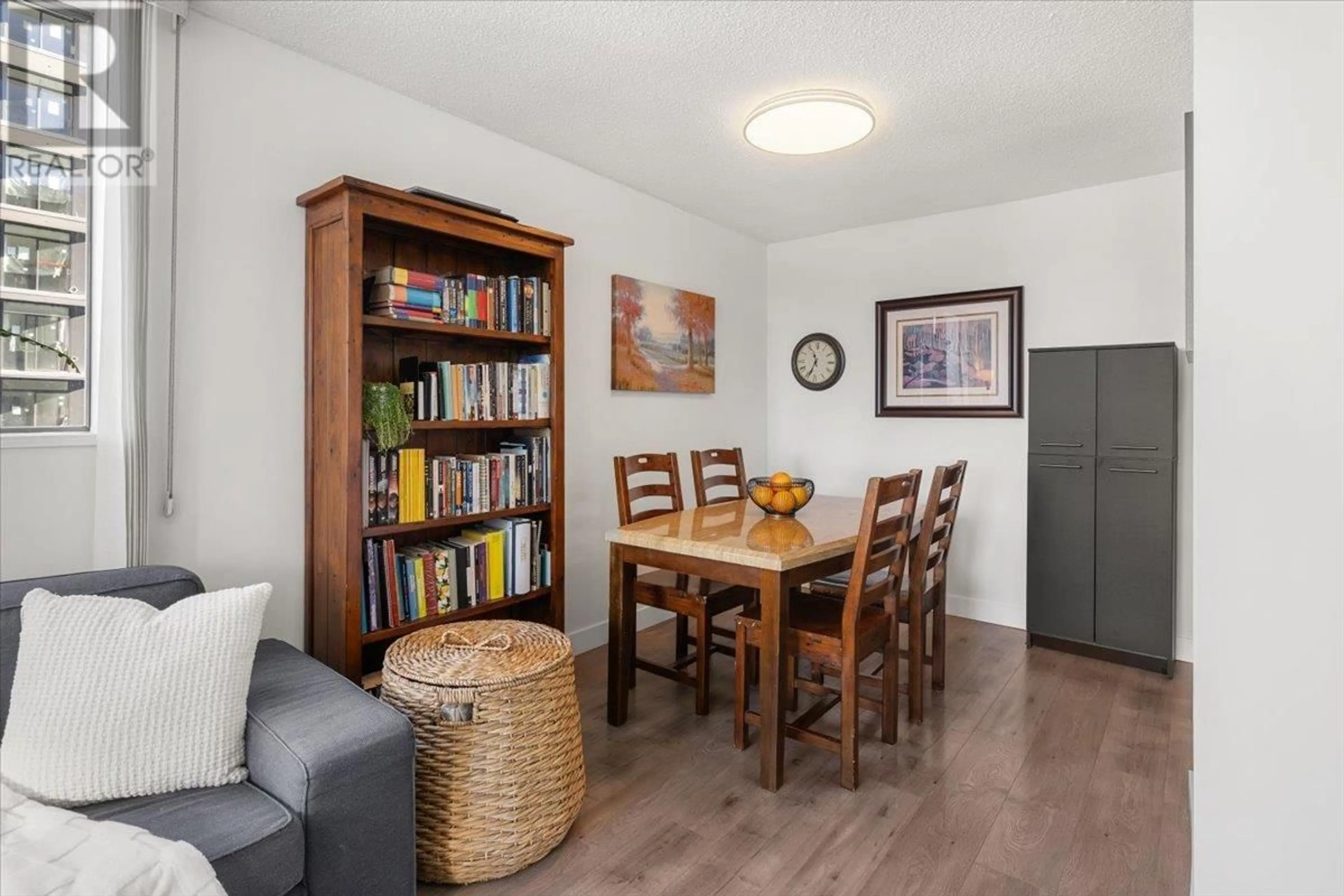 Dining room, wood/laminate floor for 703 620 SEVENTH AVENUE, New Westminster British Columbia V3M5T6