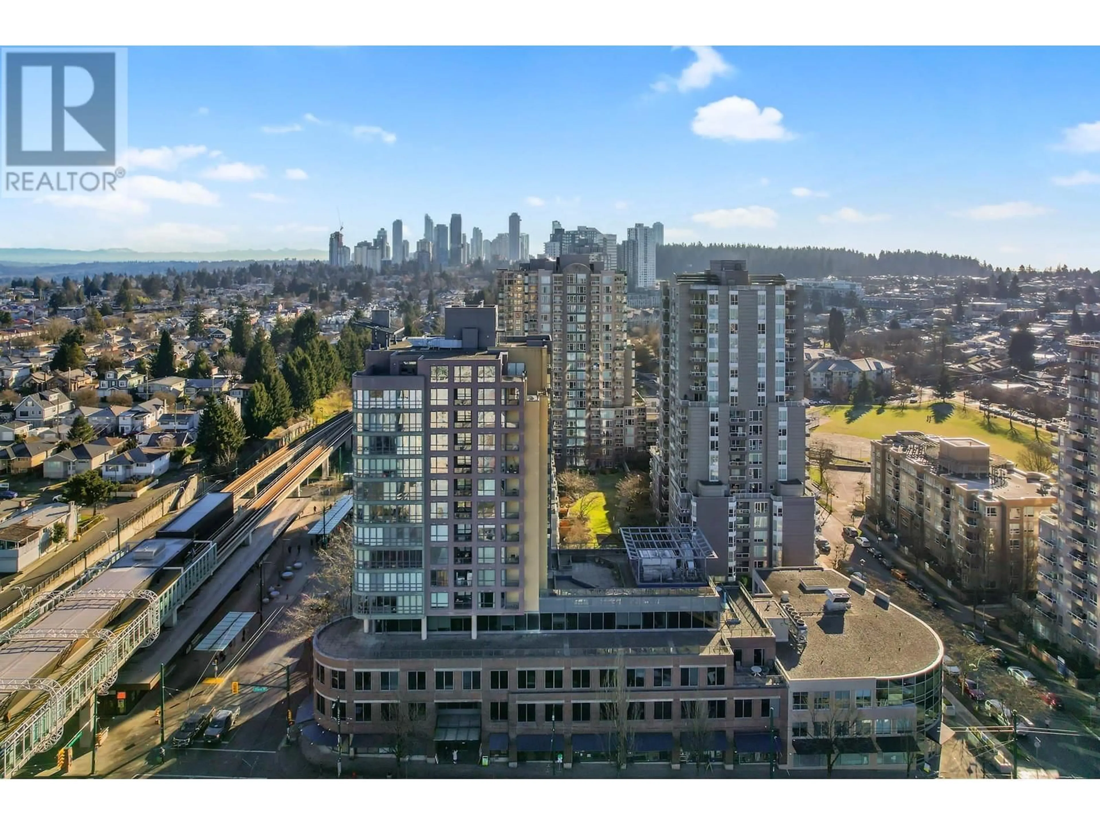 A pic from outside/outdoor area/front of a property/back of a property/a pic from drone, city buildings view from balcony for 809 3438 VANNESS AVENUE, Vancouver British Columbia V5R6E7