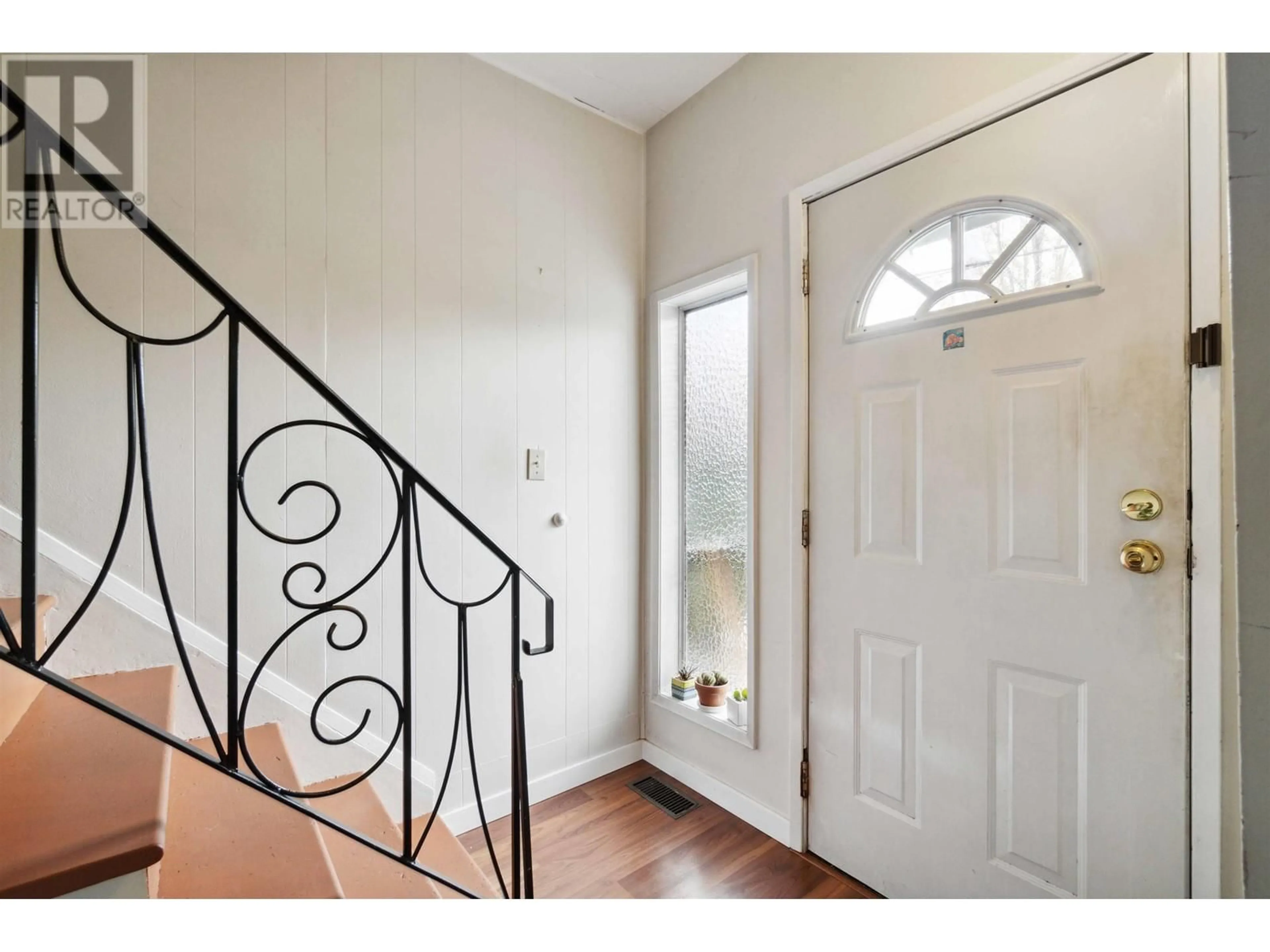 Indoor entryway for 1649 GRANT STREET, Vancouver British Columbia V5L2Y4