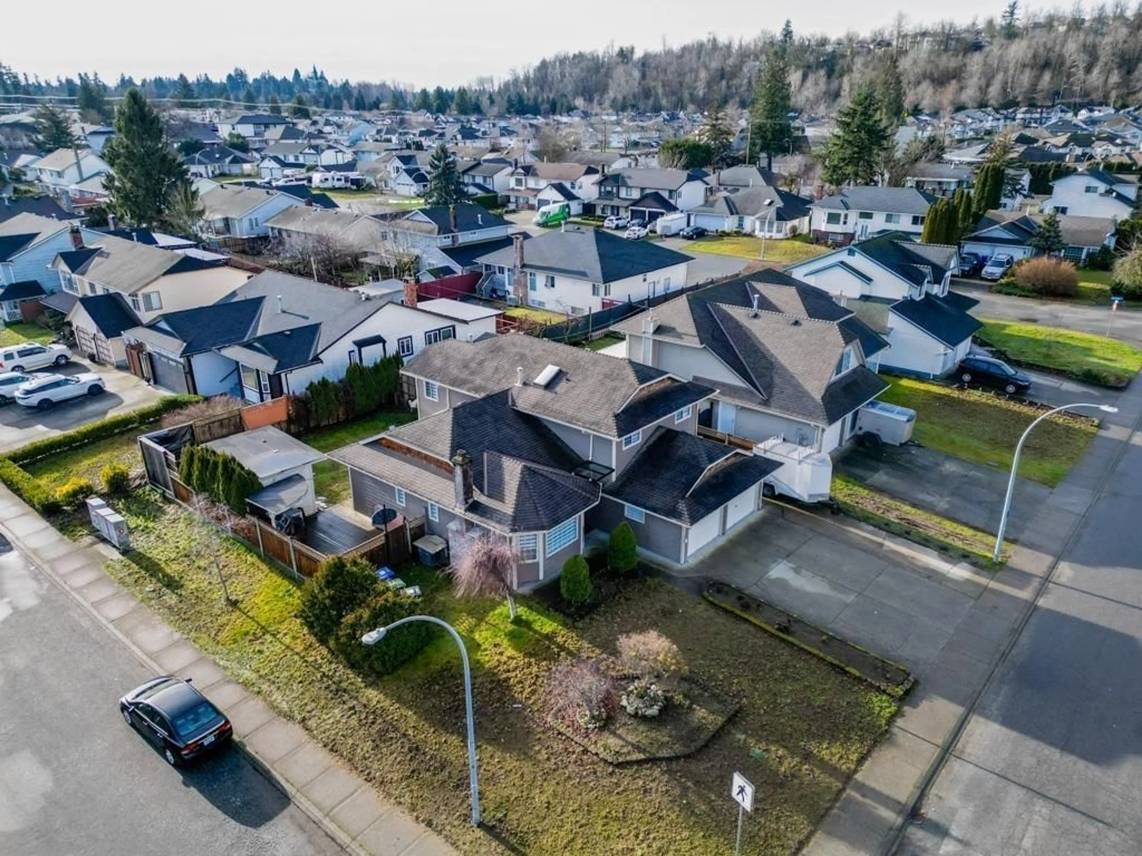 A pic from outside/outdoor area/front of a property/back of a property/a pic from drone, street for 32066 SORRENTO AVENUE, Abbotsford British Columbia V2T5B7