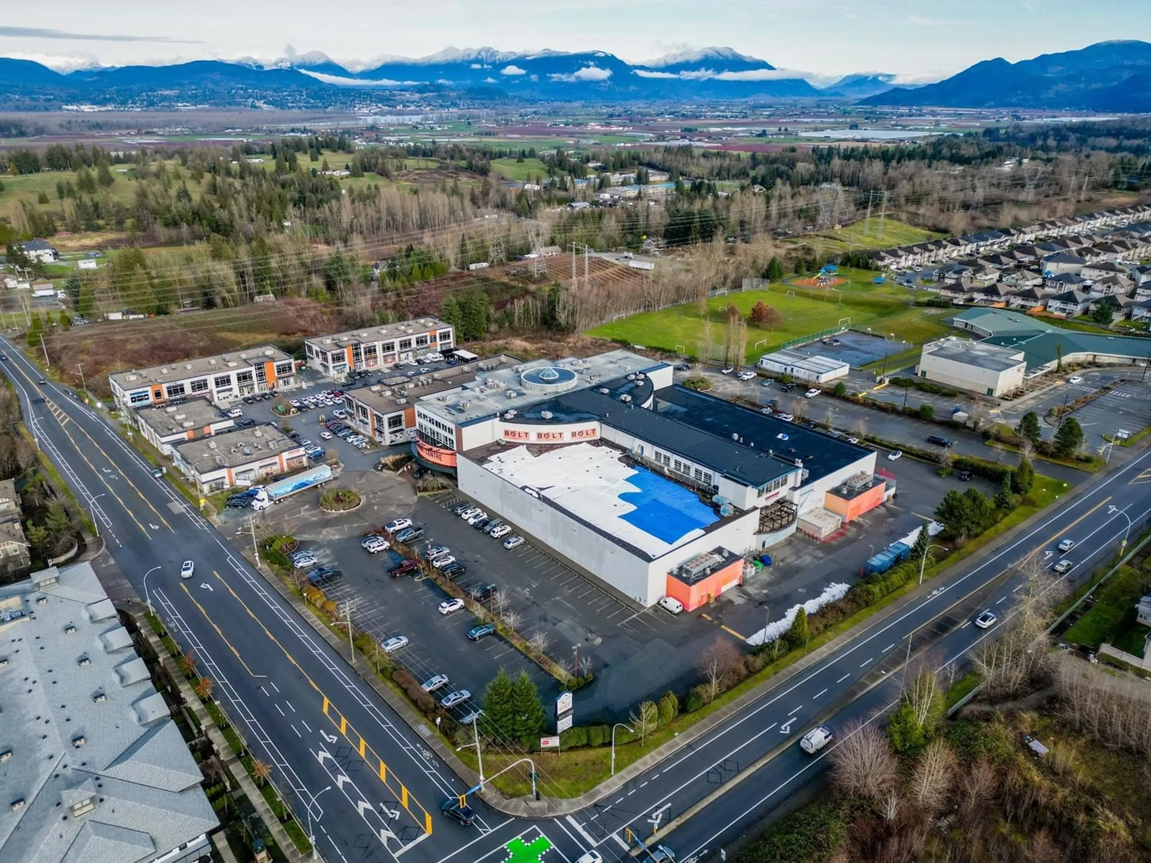 A pic from outside/outdoor area/front of a property/back of a property/a pic from drone, mountain view for 31344 RIDGEVIEW DRIVE, Abbotsford British Columbia V2T6B3