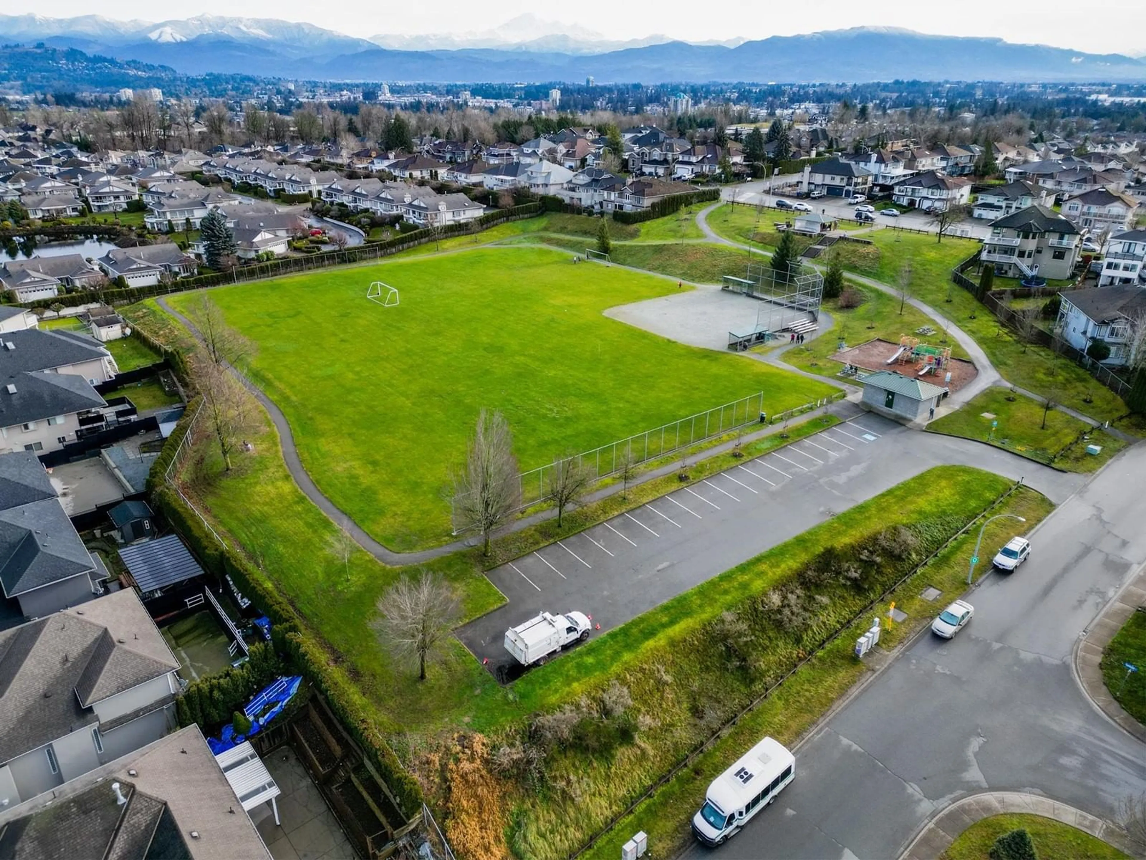 A pic from outside/outdoor area/front of a property/back of a property/a pic from drone, mountain view for 31344 RIDGEVIEW DRIVE, Abbotsford British Columbia V2T6B3