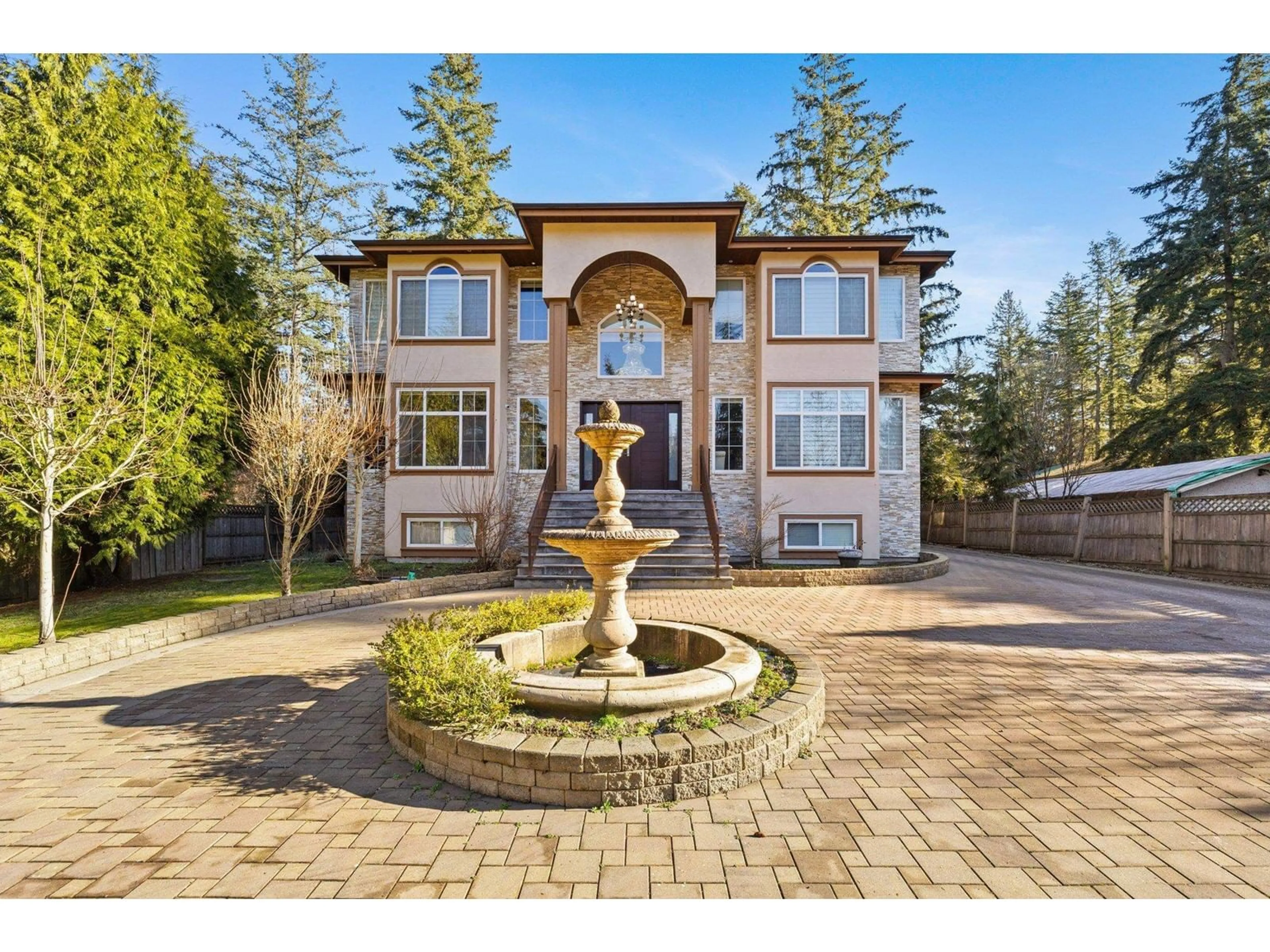 Unknown for 2504 140, Surrey British Columbia V4P2C6