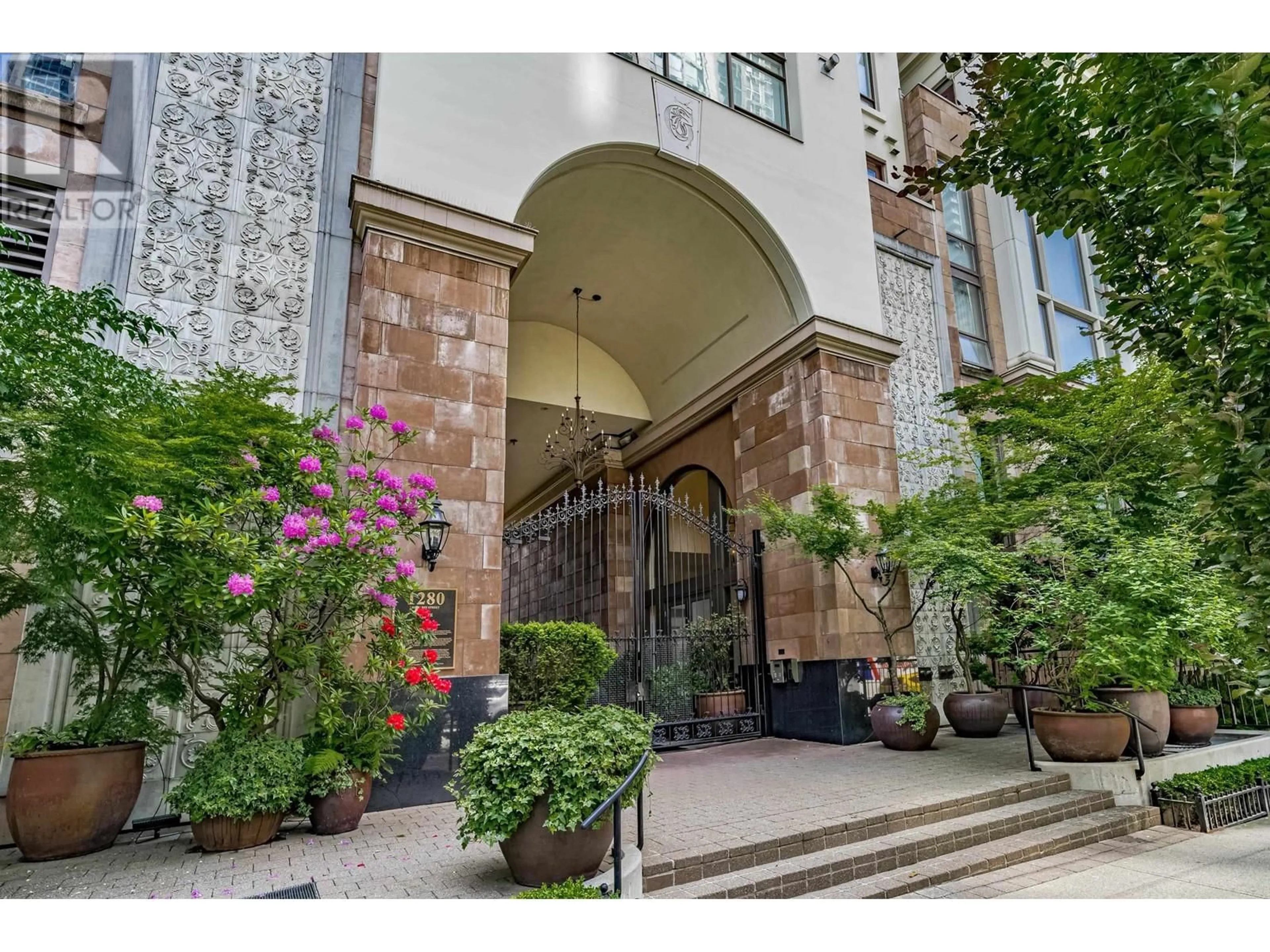 Indoor foyer for 801 1280 RICHARDS STREET, Vancouver British Columbia V6B1S2