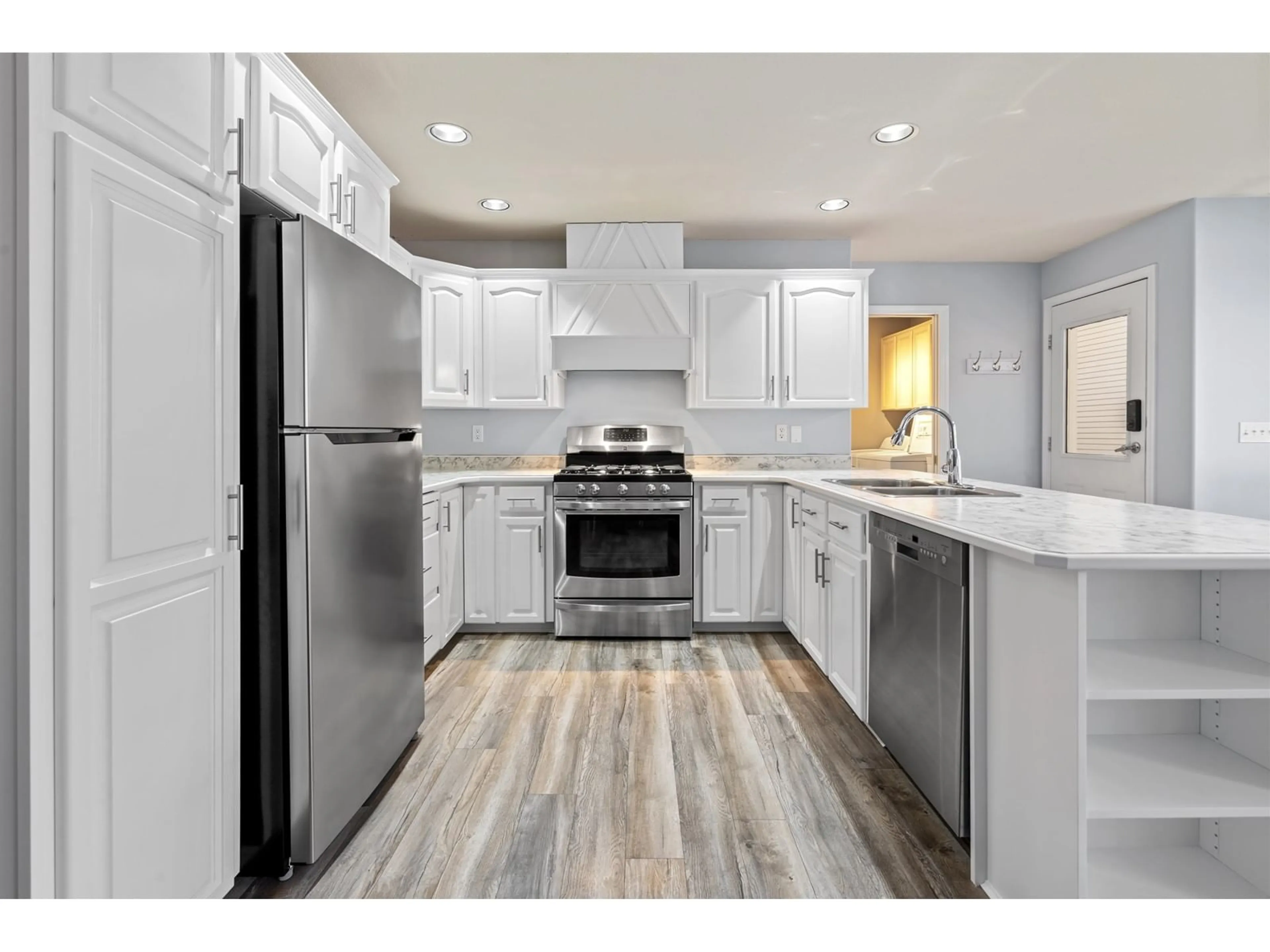 Open concept kitchen, unknown for 9067 TRATTLE STREET, Langley British Columbia V1M2S5