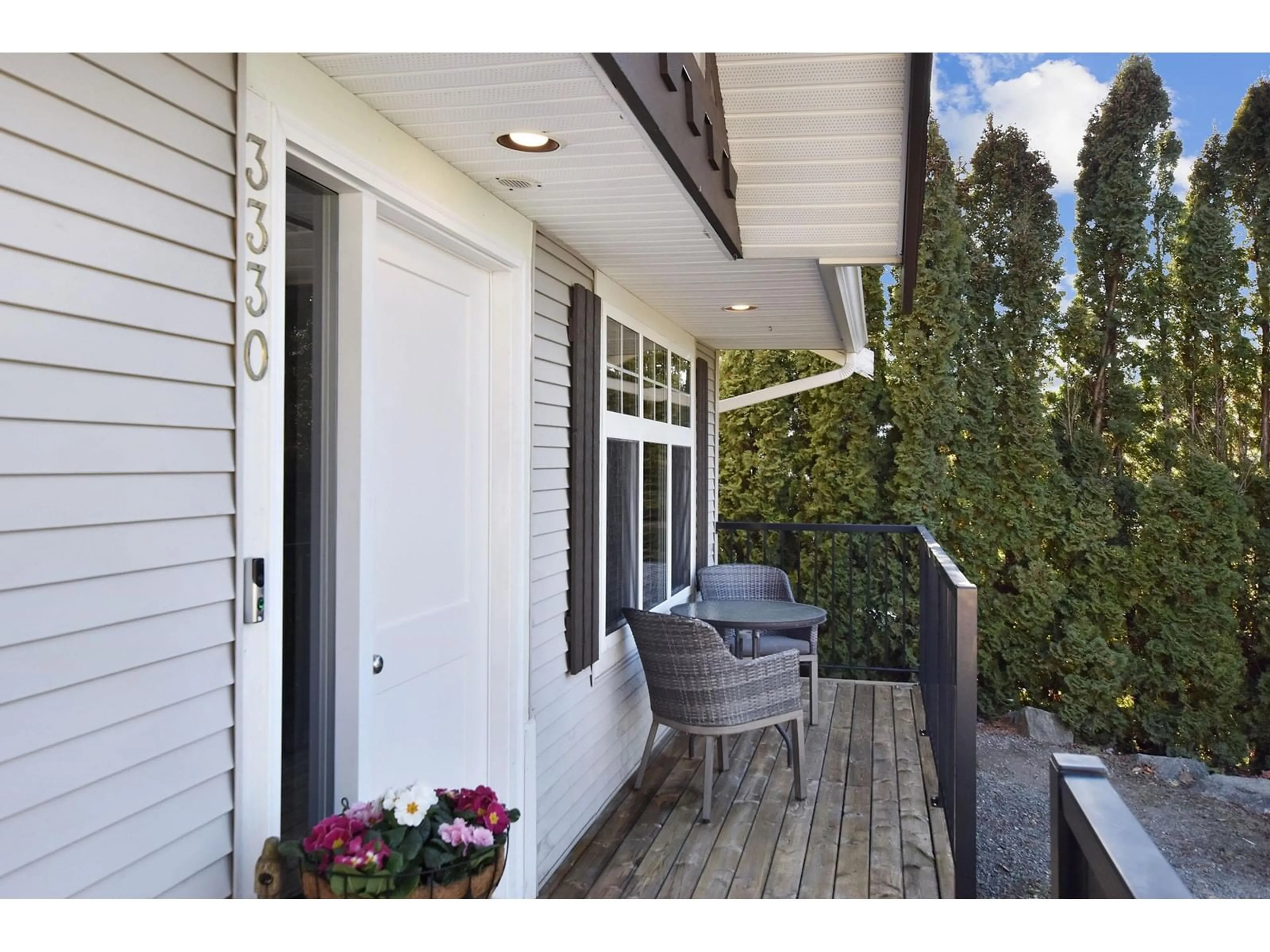 Patio, street for 3330 GOLDSTREAM DRIVE, Abbotsford British Columbia V3G3B7