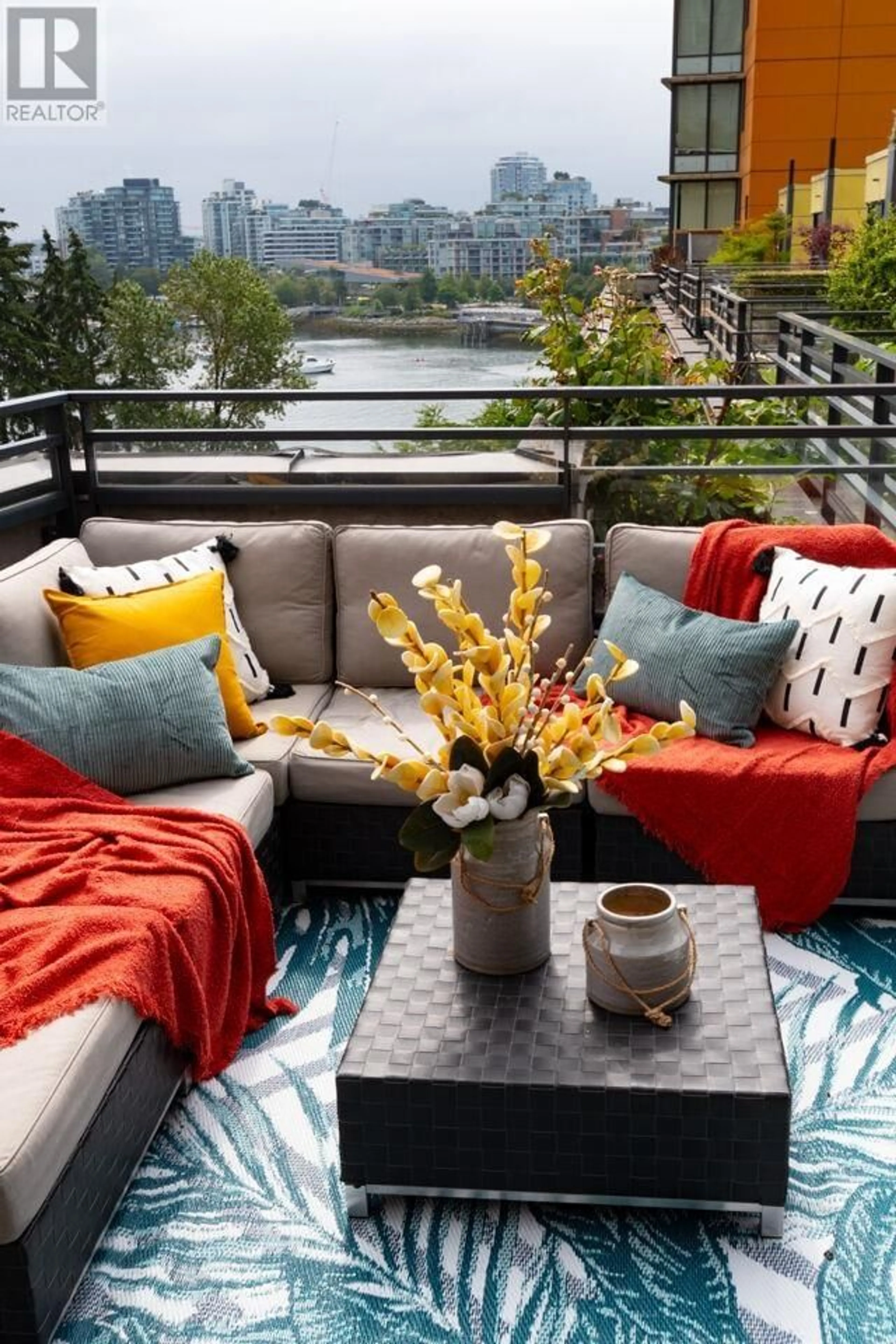 Balcony in the apartment, water/lake/river/ocean view for 802 33 SMITHE STREET, Vancouver British Columbia V6B0B5