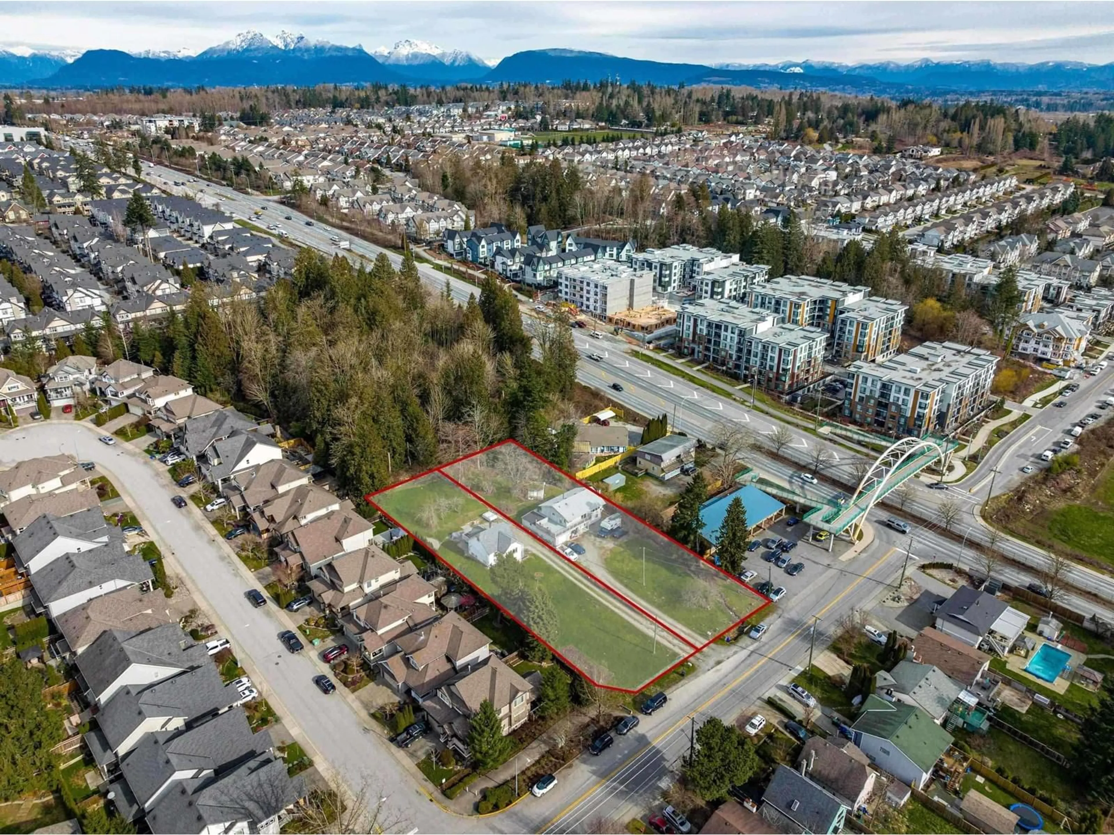 A pic from outside/outdoor area/front of a property/back of a property/a pic from drone, mountain view for 19957 68 AVENUE, Langley British Columbia V2Y2W5